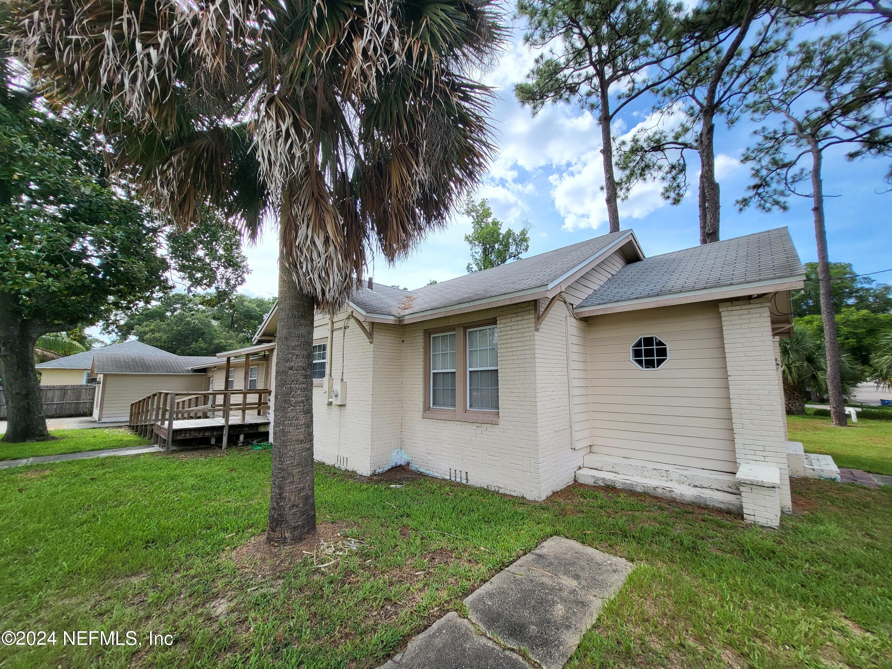 206 ARLINGTON Road N