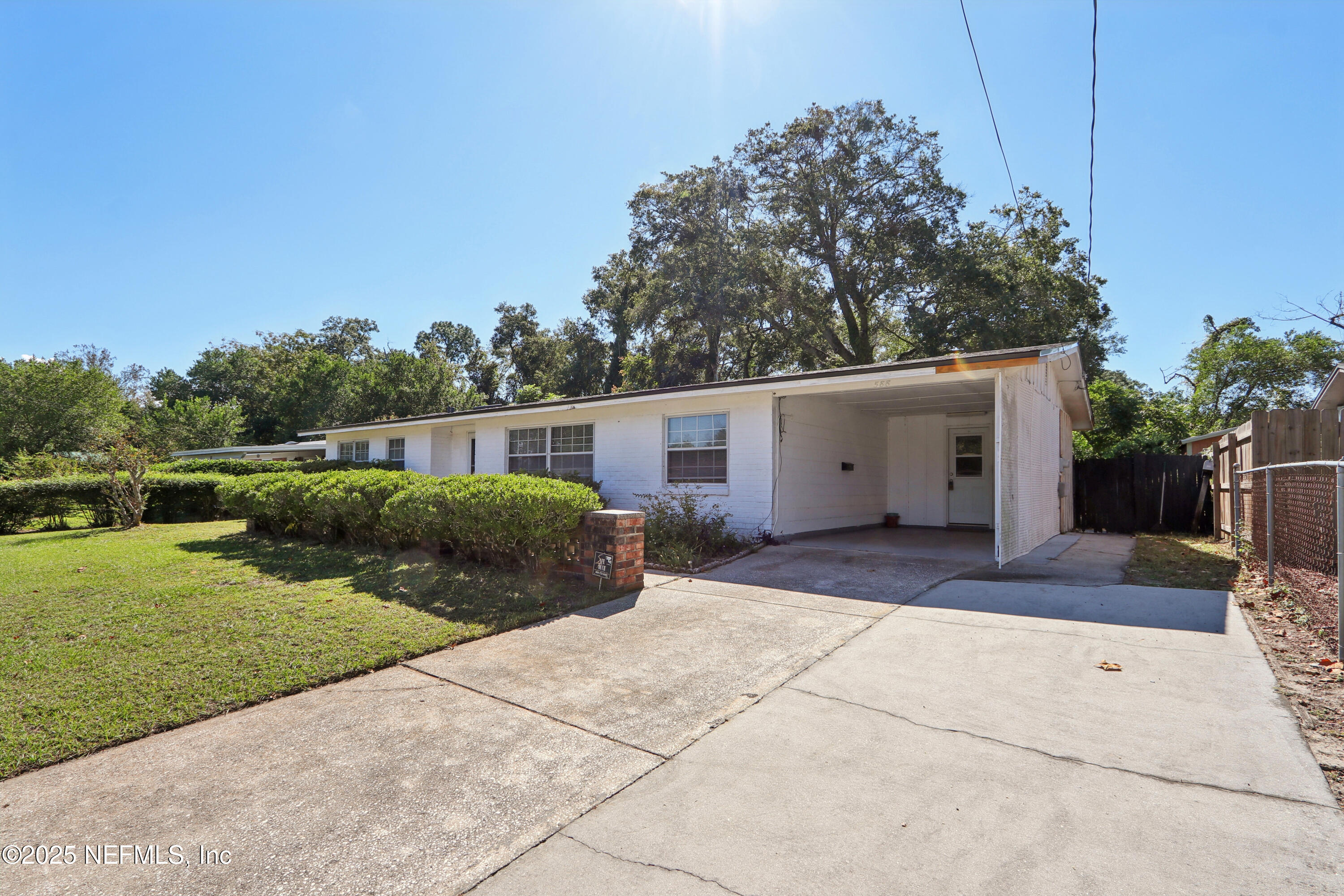 588 CLERMONT Avenue S