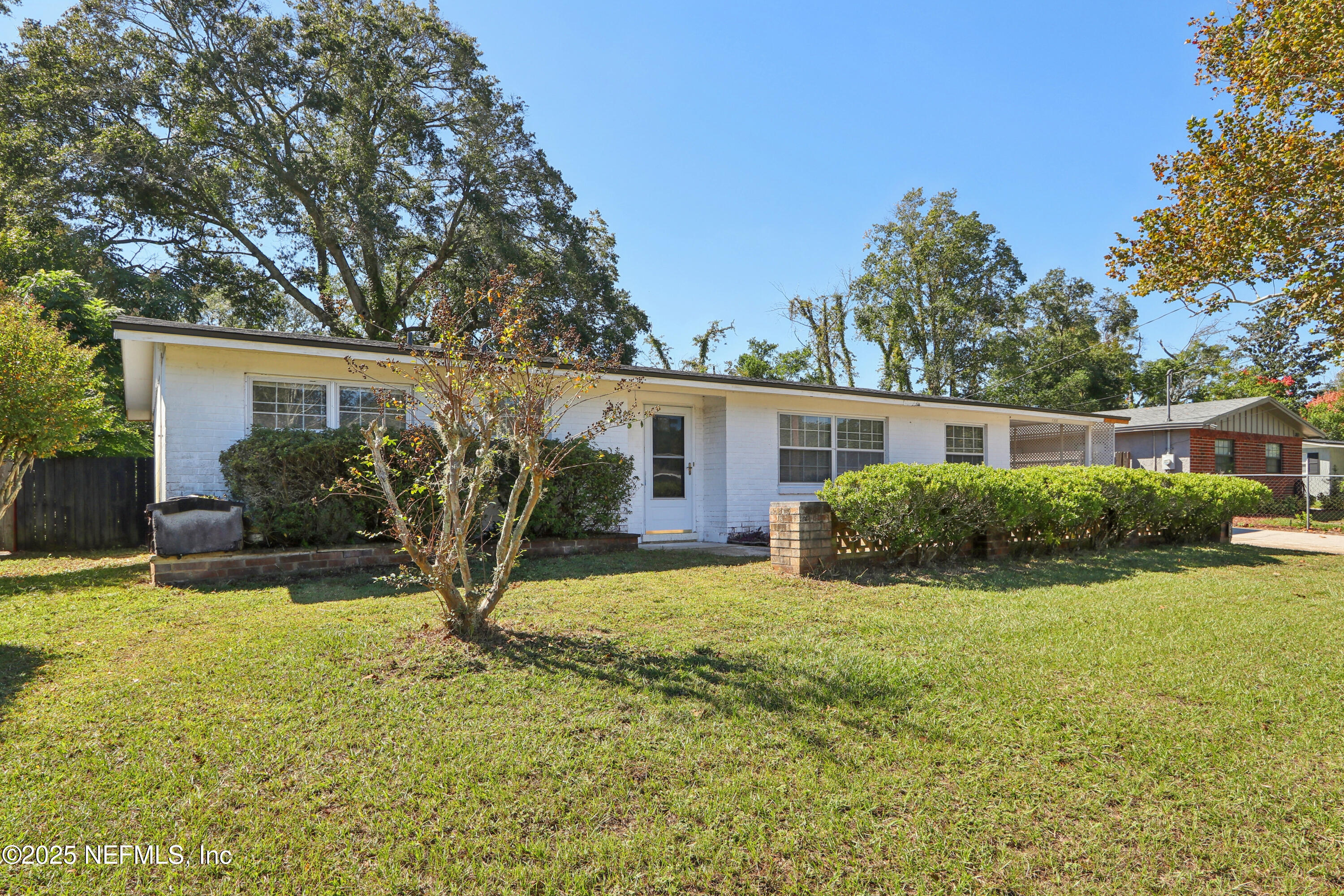 588 CLERMONT Avenue S