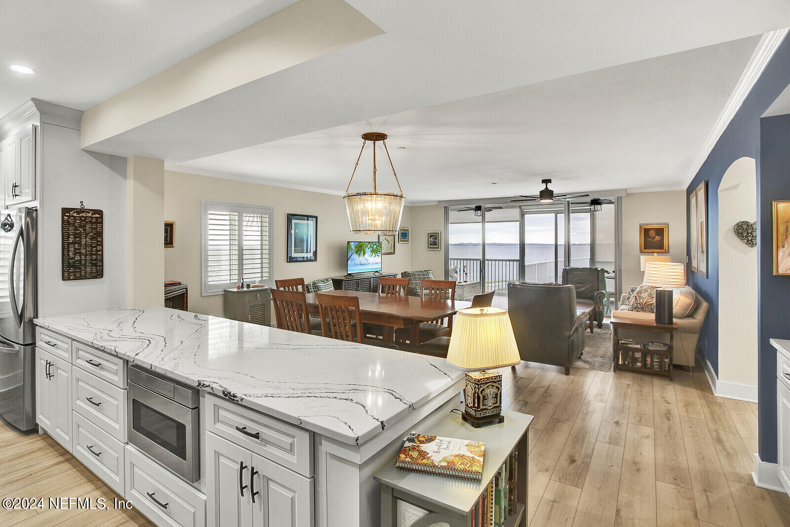1560 LANCASTER Terrace 204