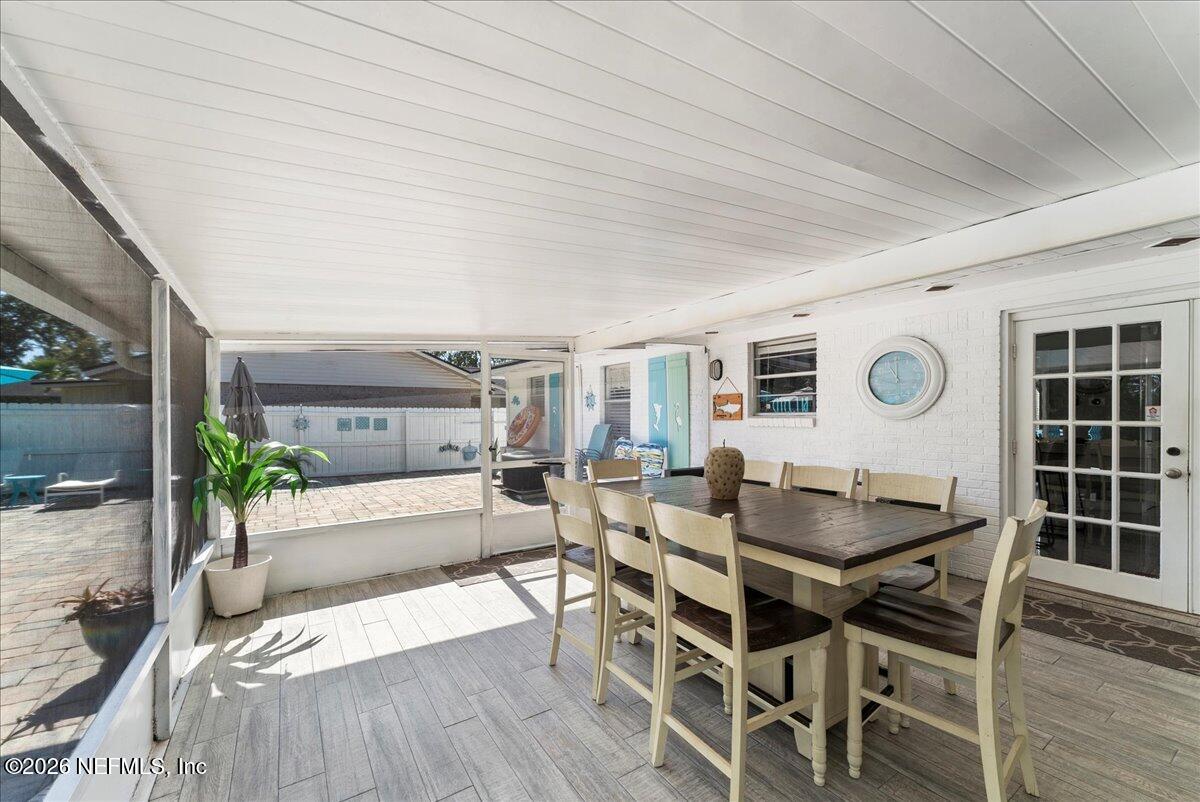 3943 EUNICE Road