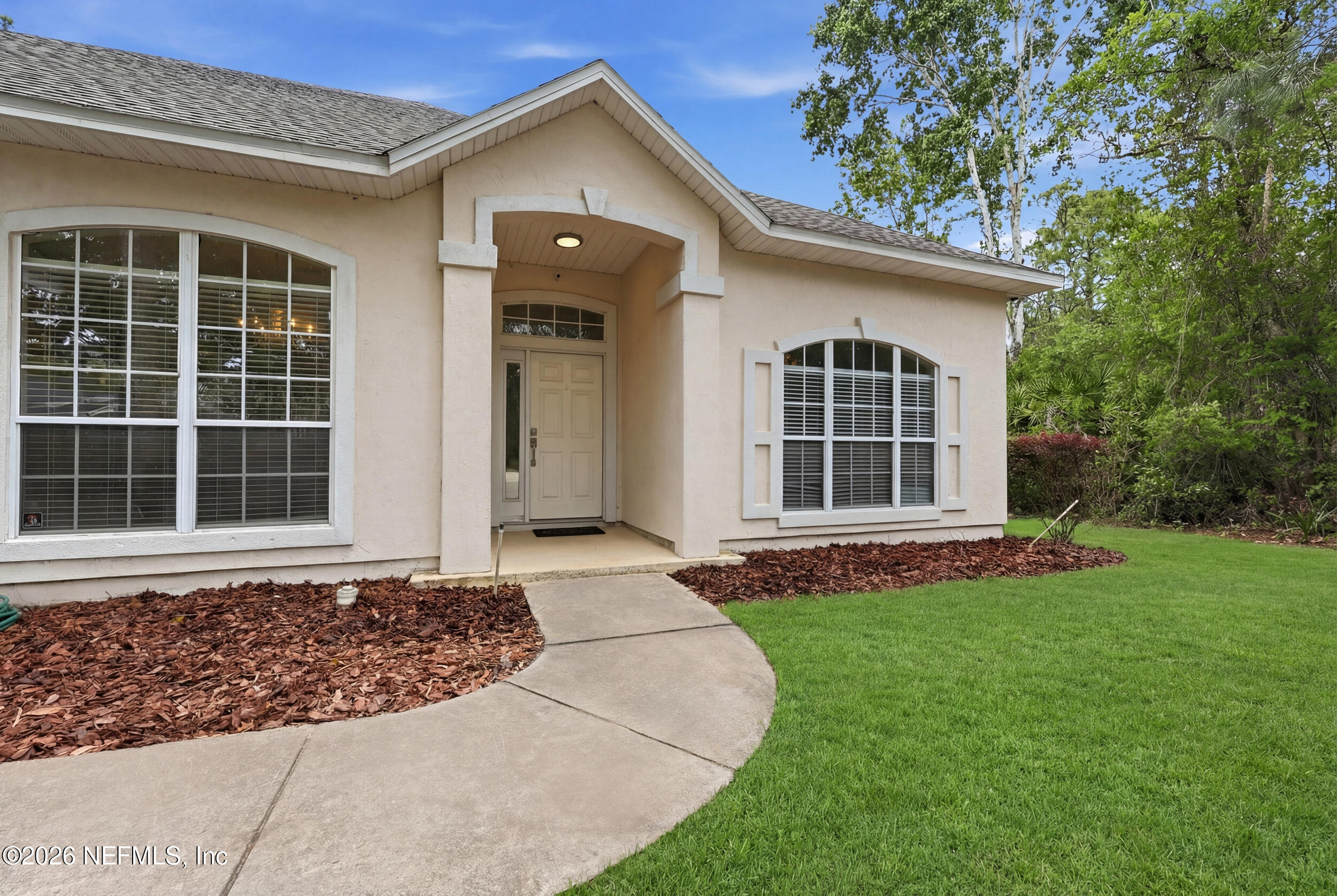 285 W SILVERTHORN Lane