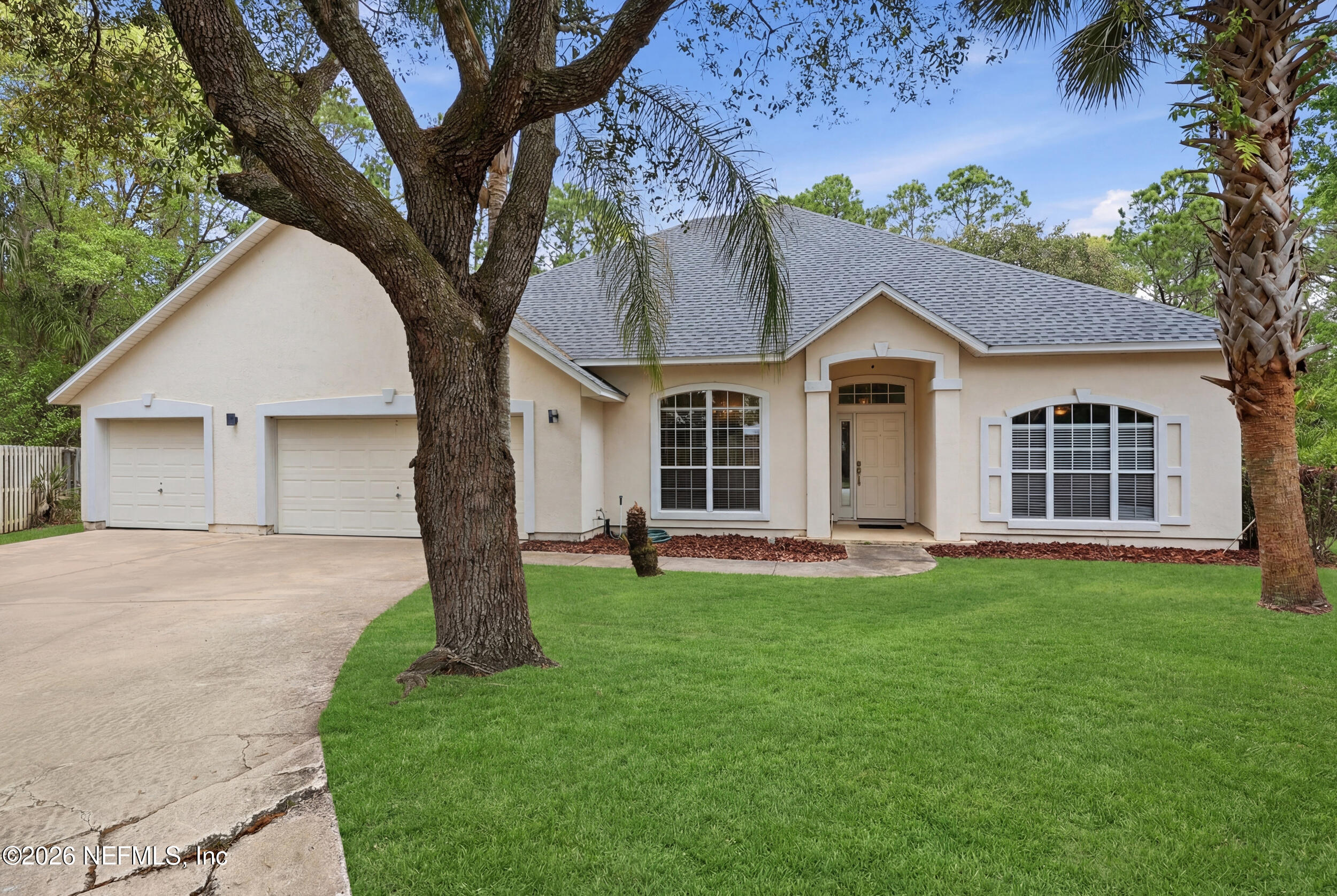 285 W SILVERTHORN Lane