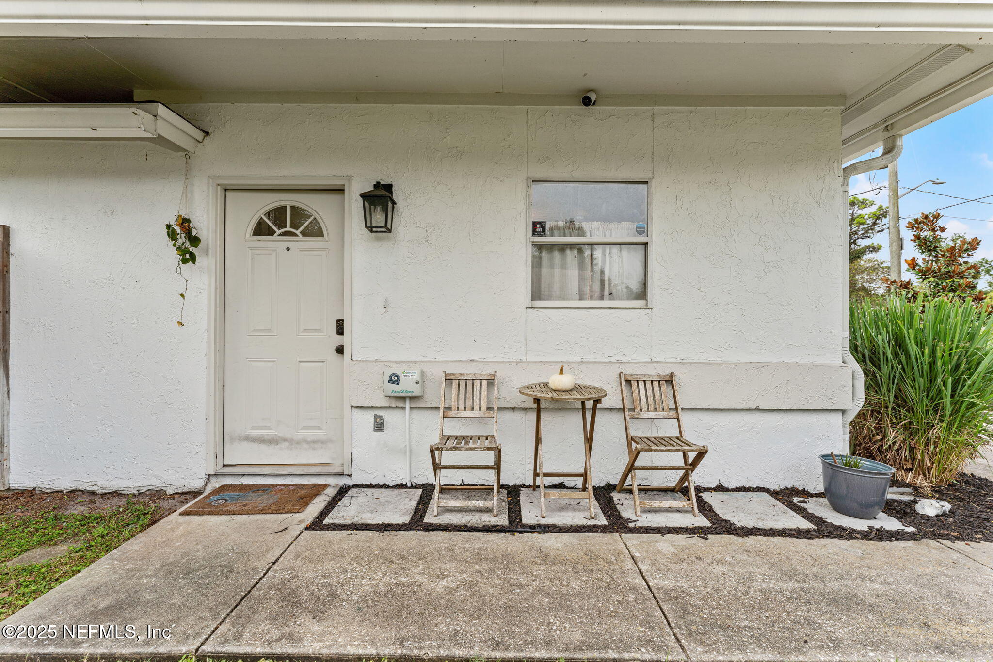 1093 HIBISCUS Street