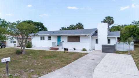 Photo of 11 BURLING Way, Jacksonville Beach, FL 32250 (MLS # 2141236)