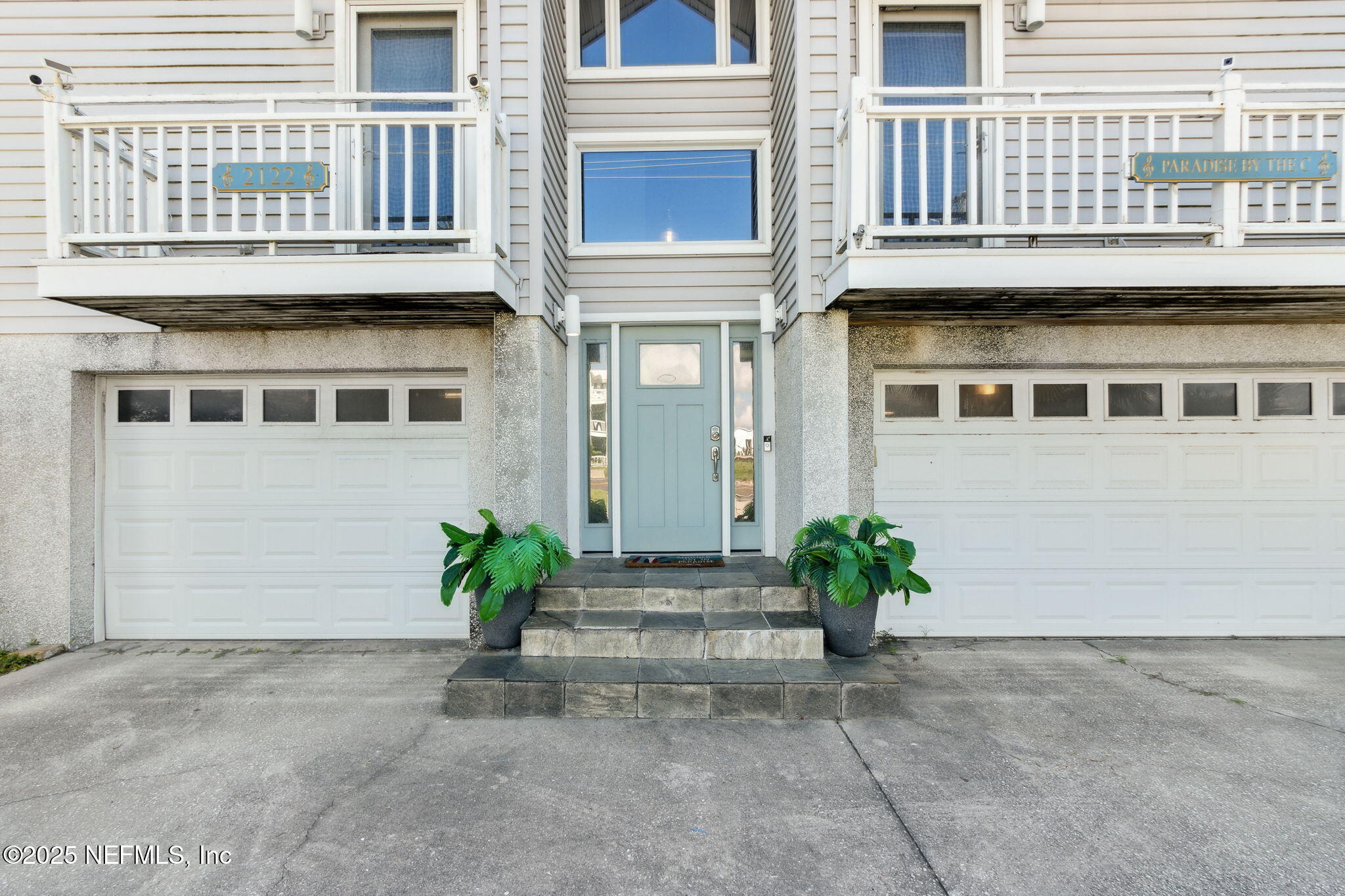 2122 S FLETCHER Avenue