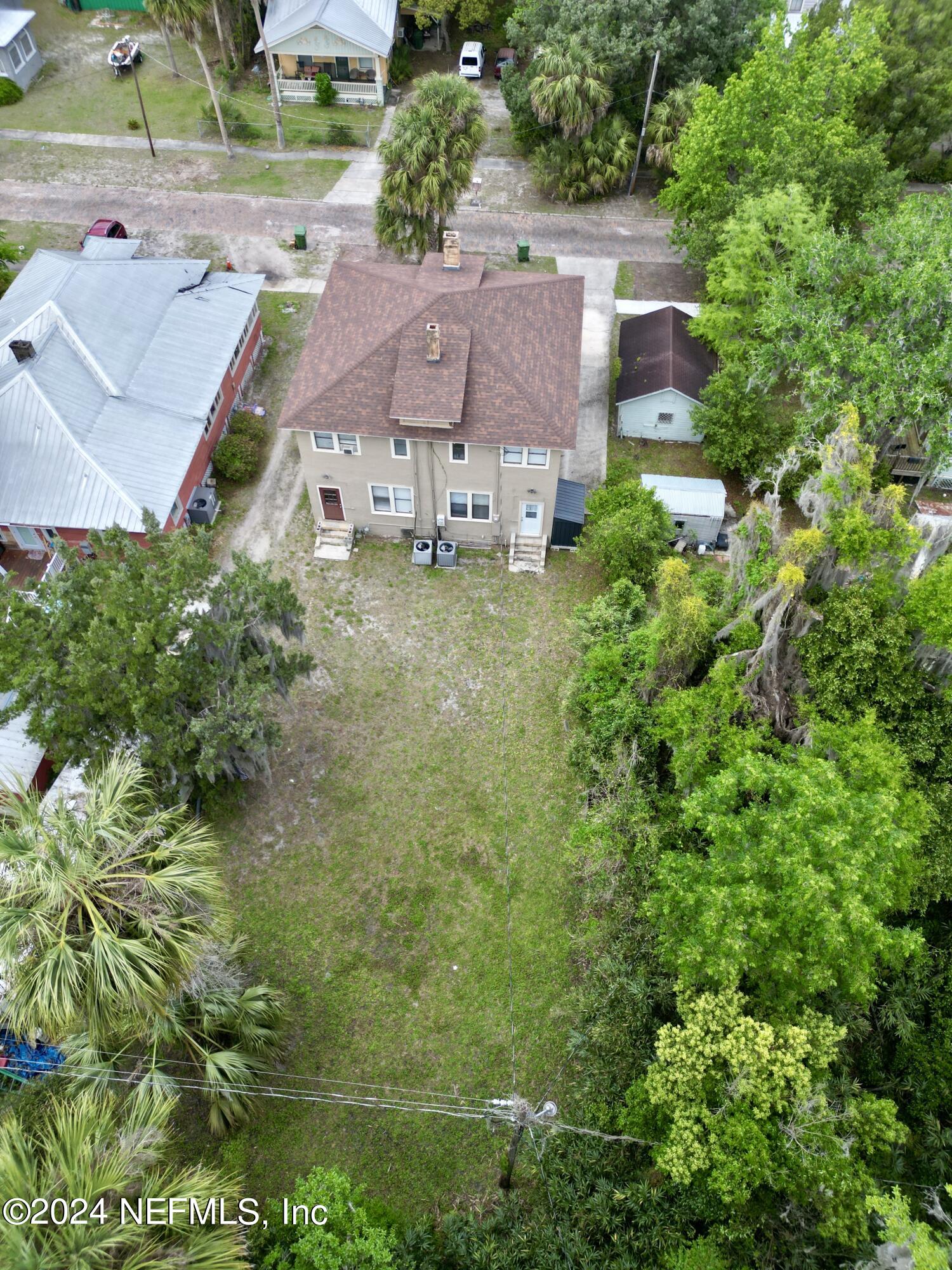 413 BRONSON Street 1