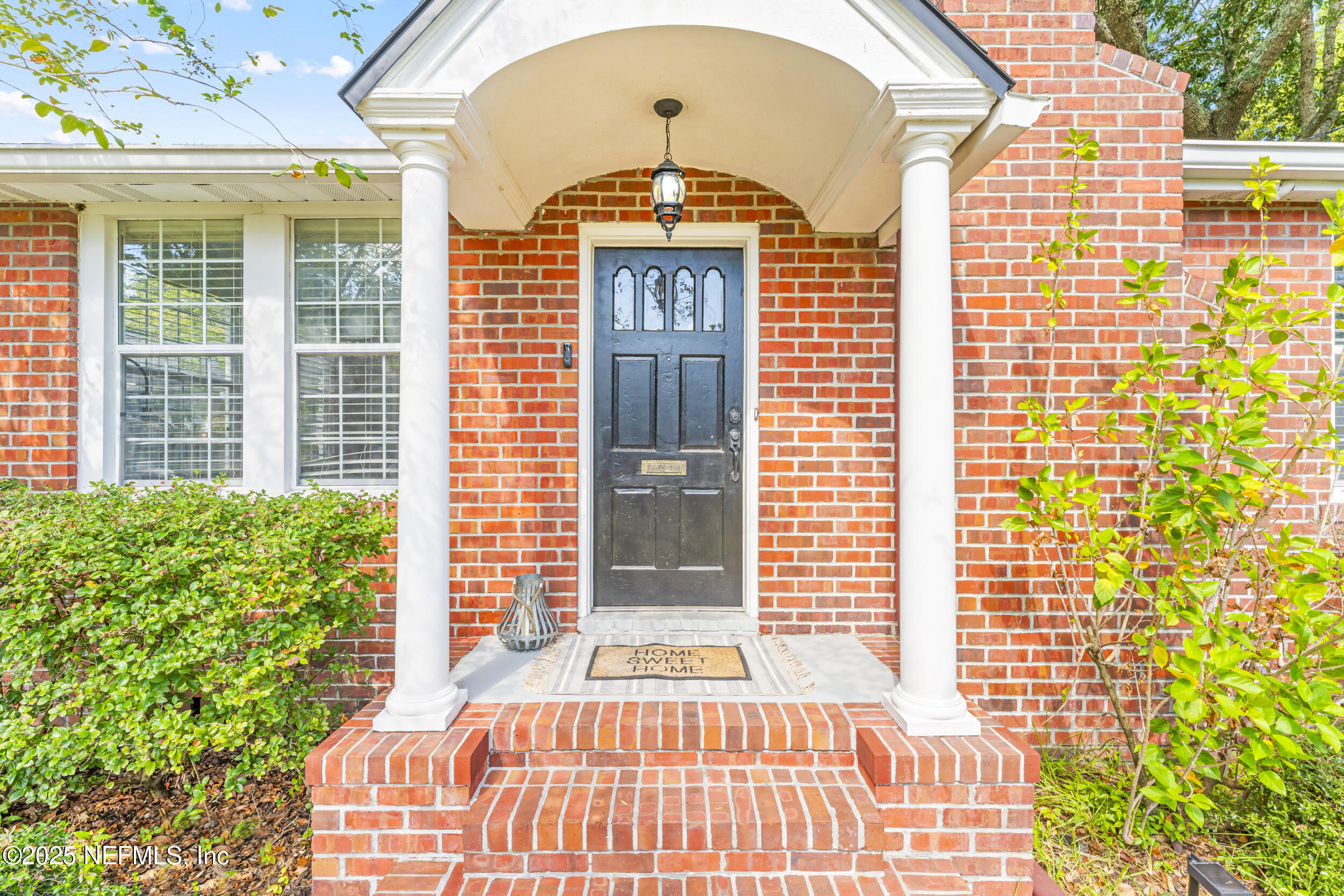 1267 INGLESIDE Avenue