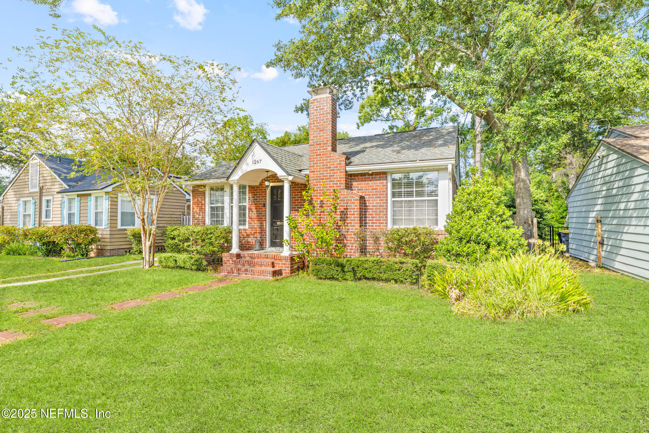 1267 INGLESIDE Avenue