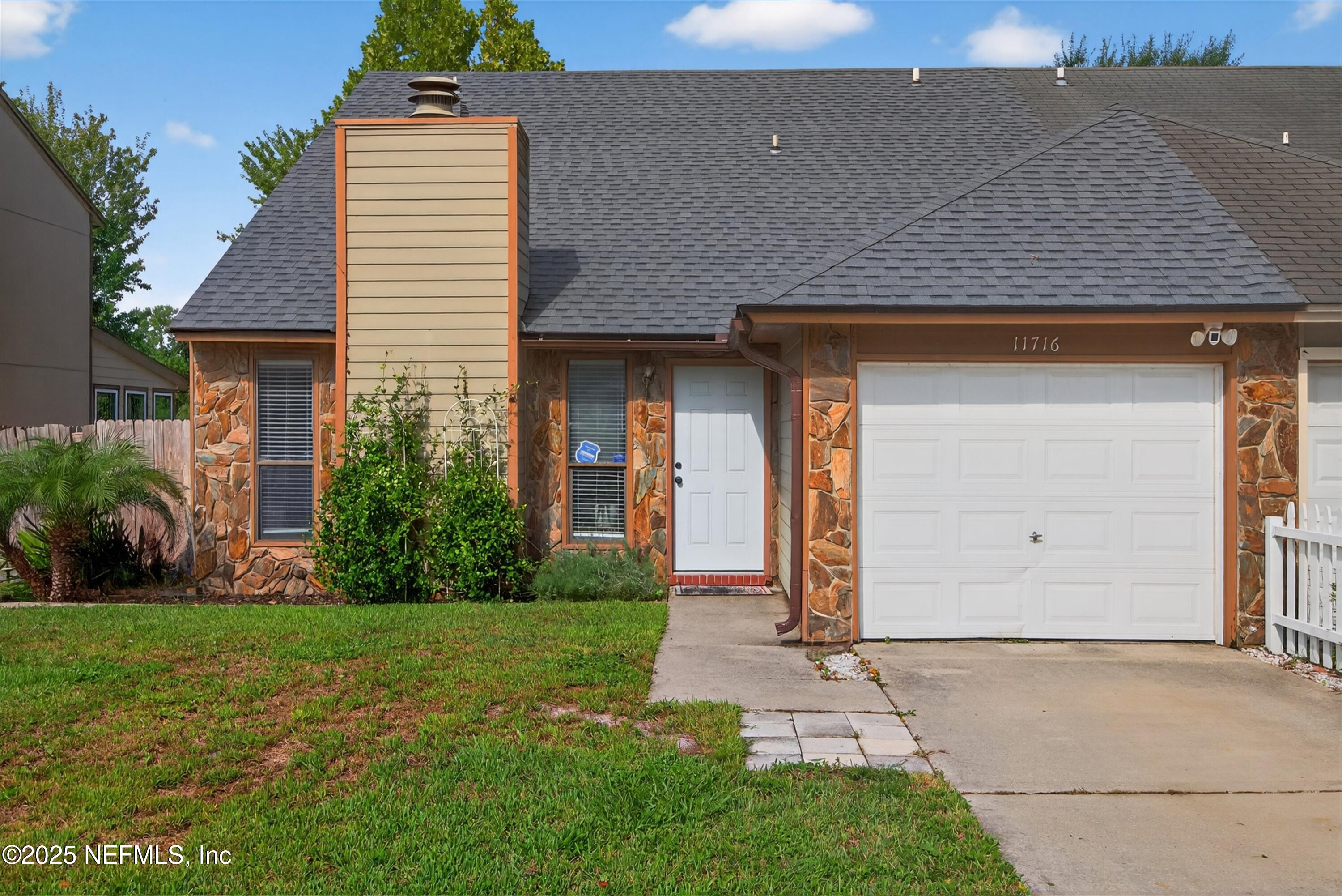 11716 FT CAROLINE LAKES Drive