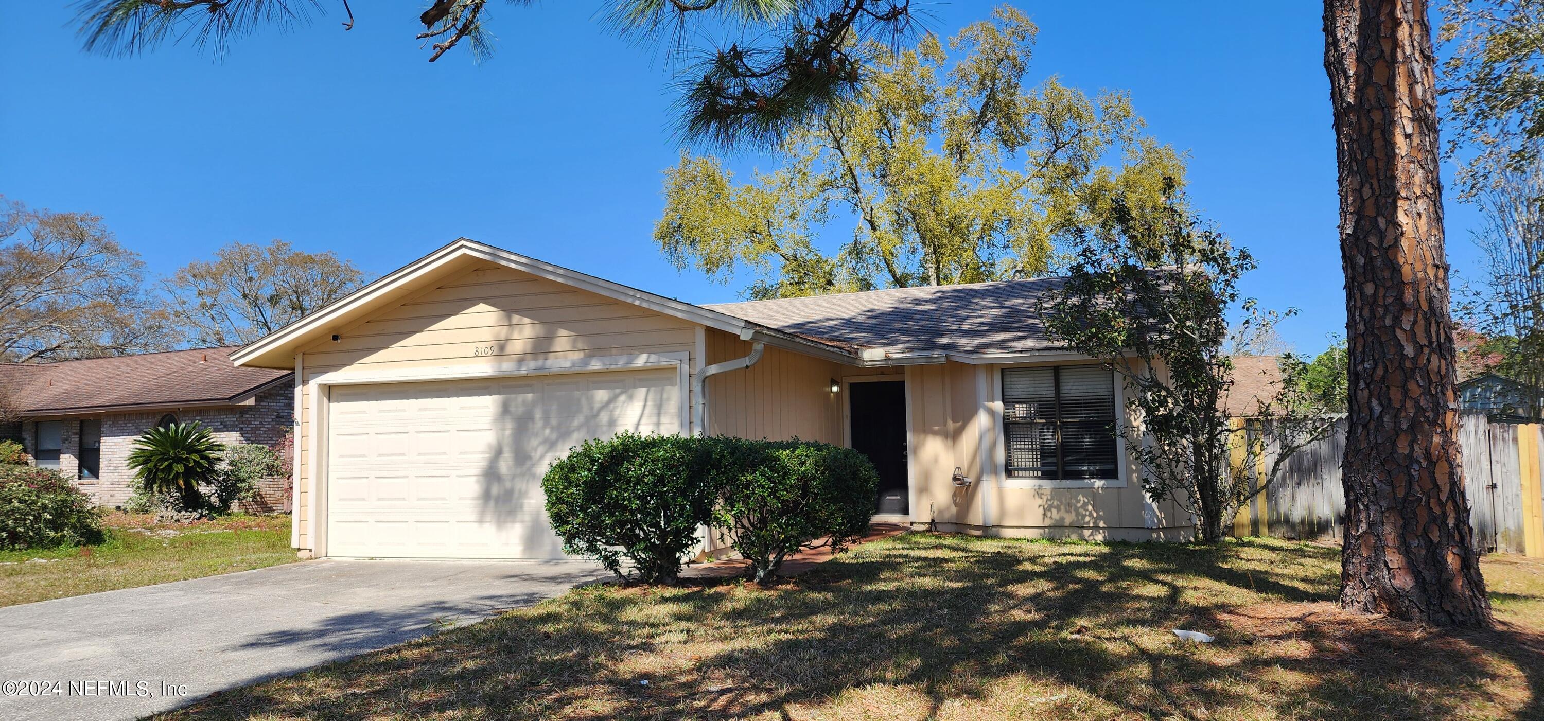 Jacksonville, FL home for sale located at 8109 GREAT VALLEY Trail, Jacksonville, FL 32244