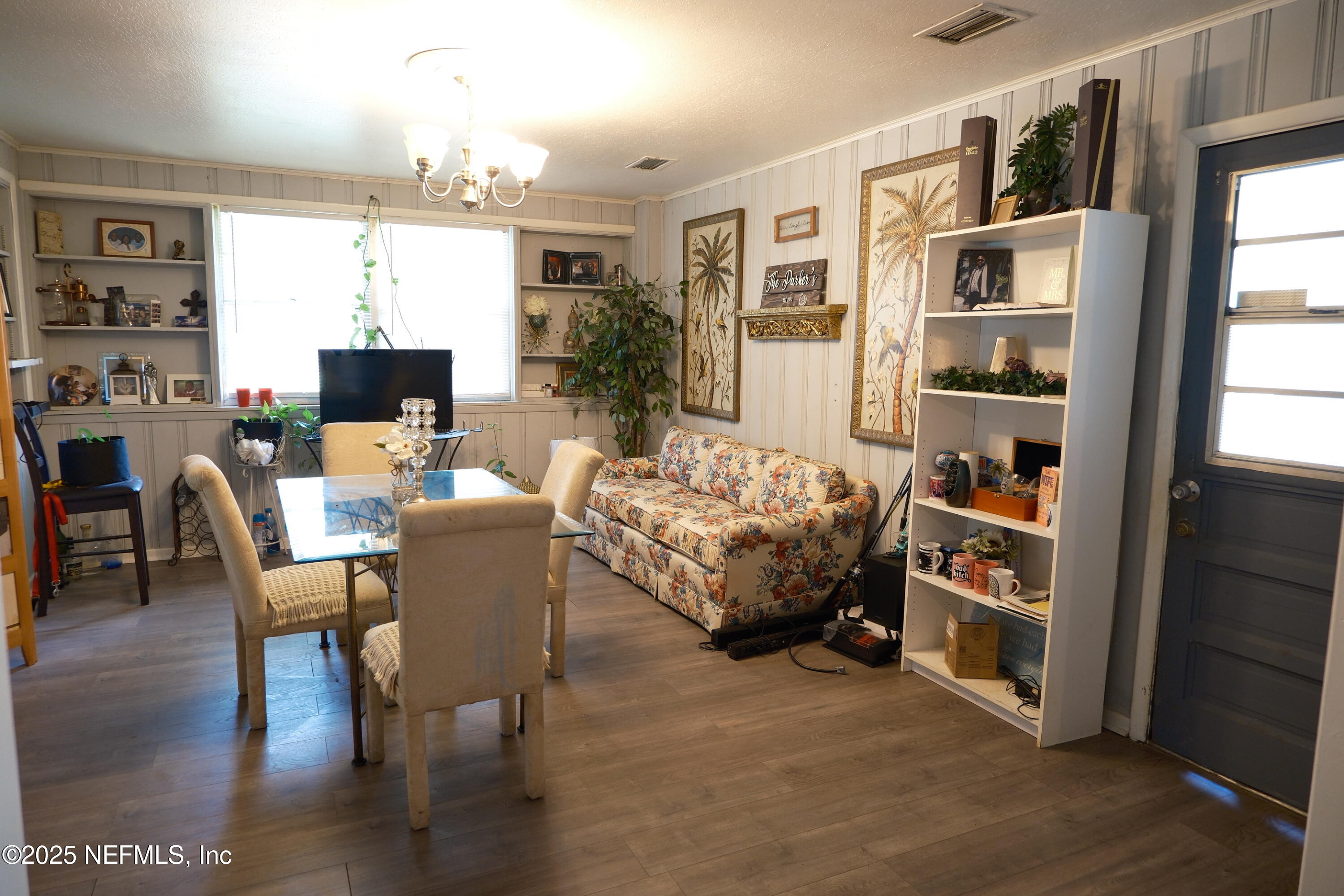 6100 SEABOARD Avenue