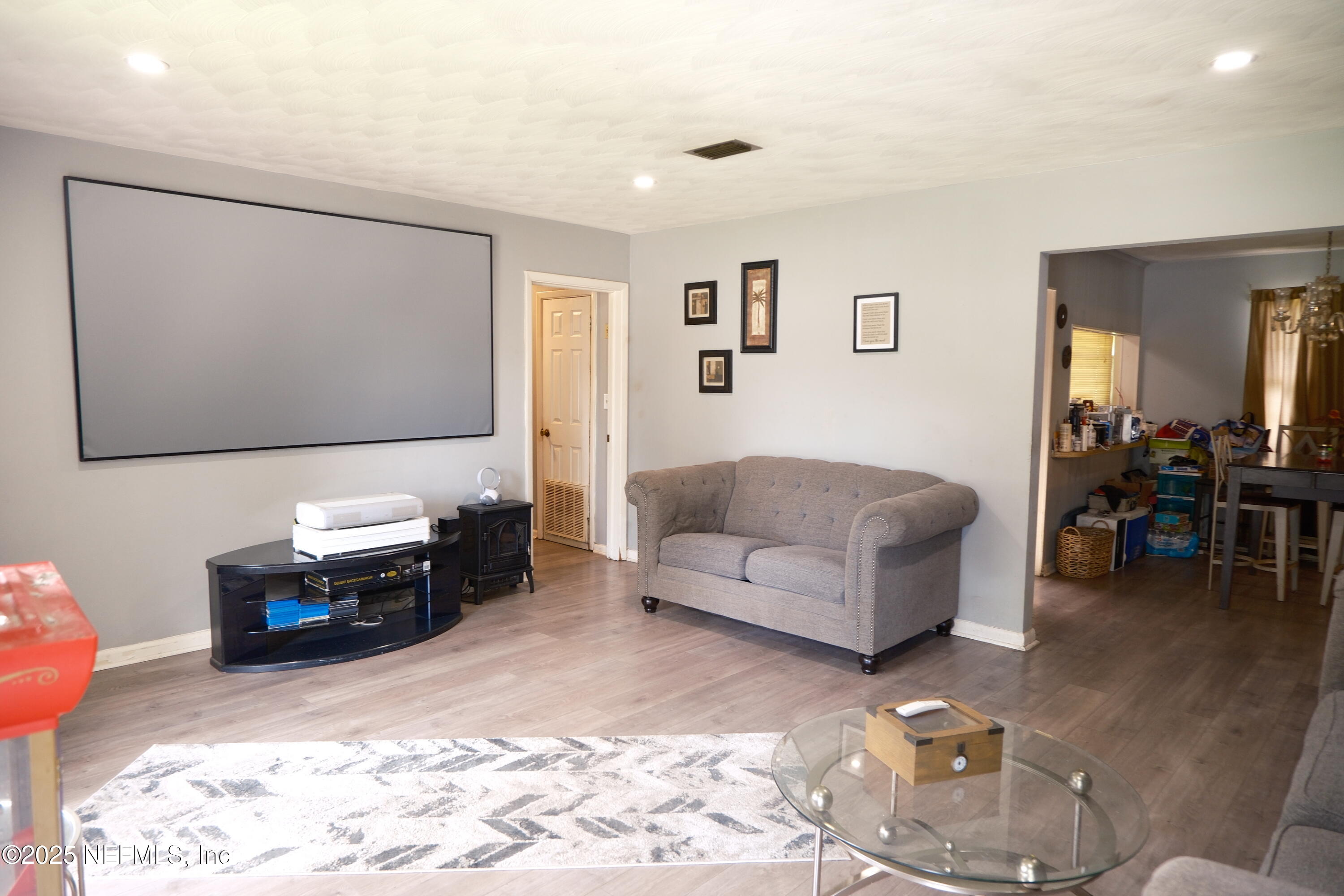 6100 SEABOARD Avenue