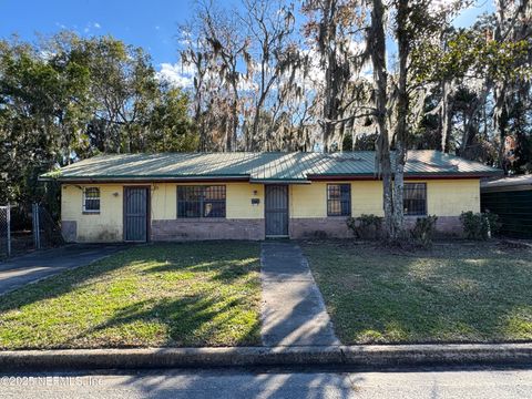 A home in Palatka