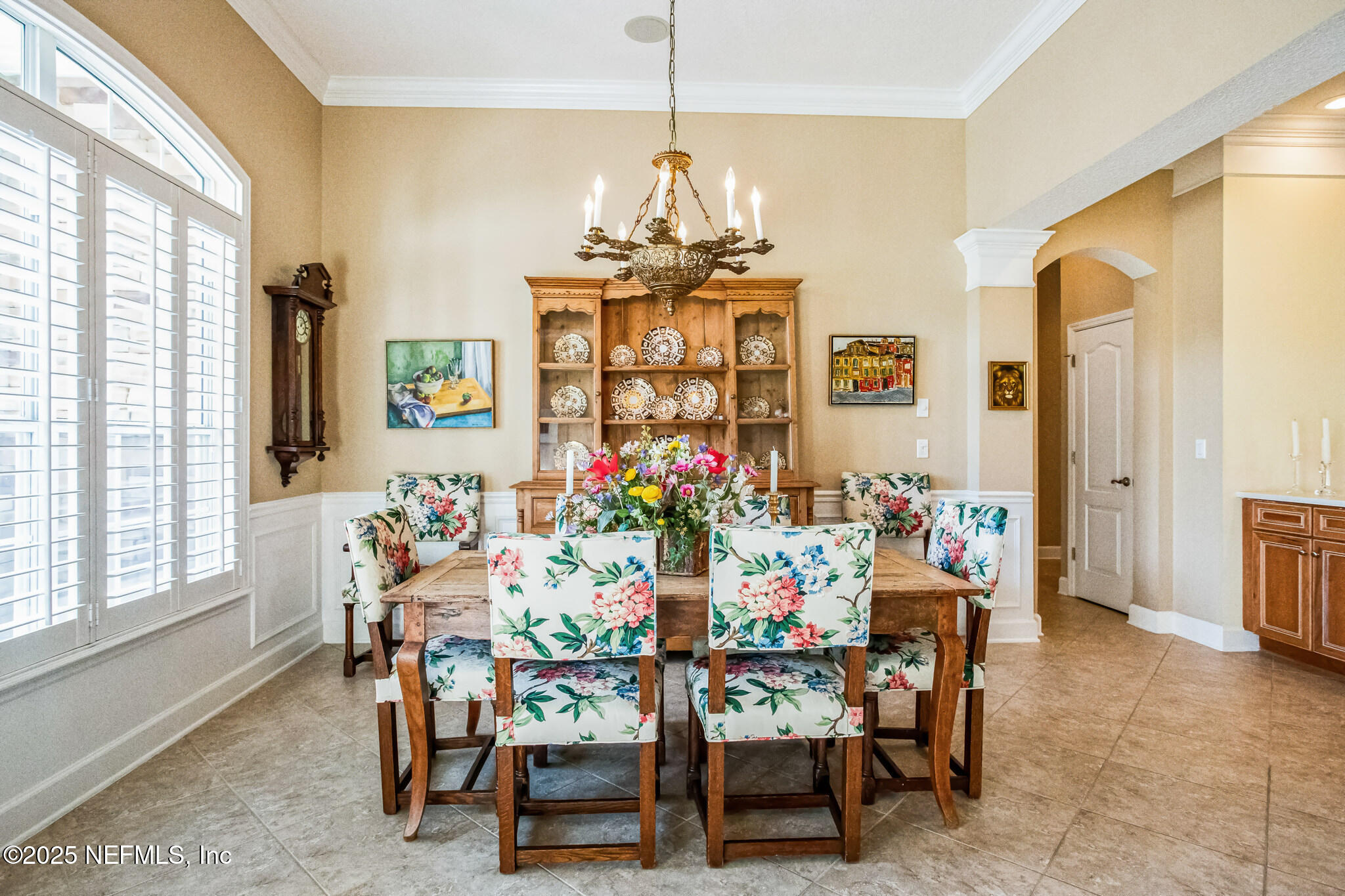 159 LA MESA Drive