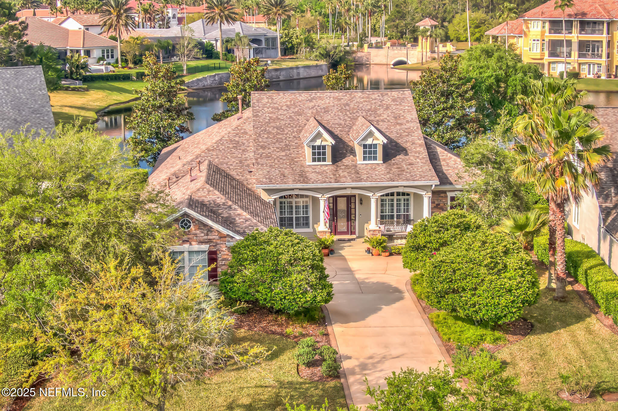 159 LA MESA Drive