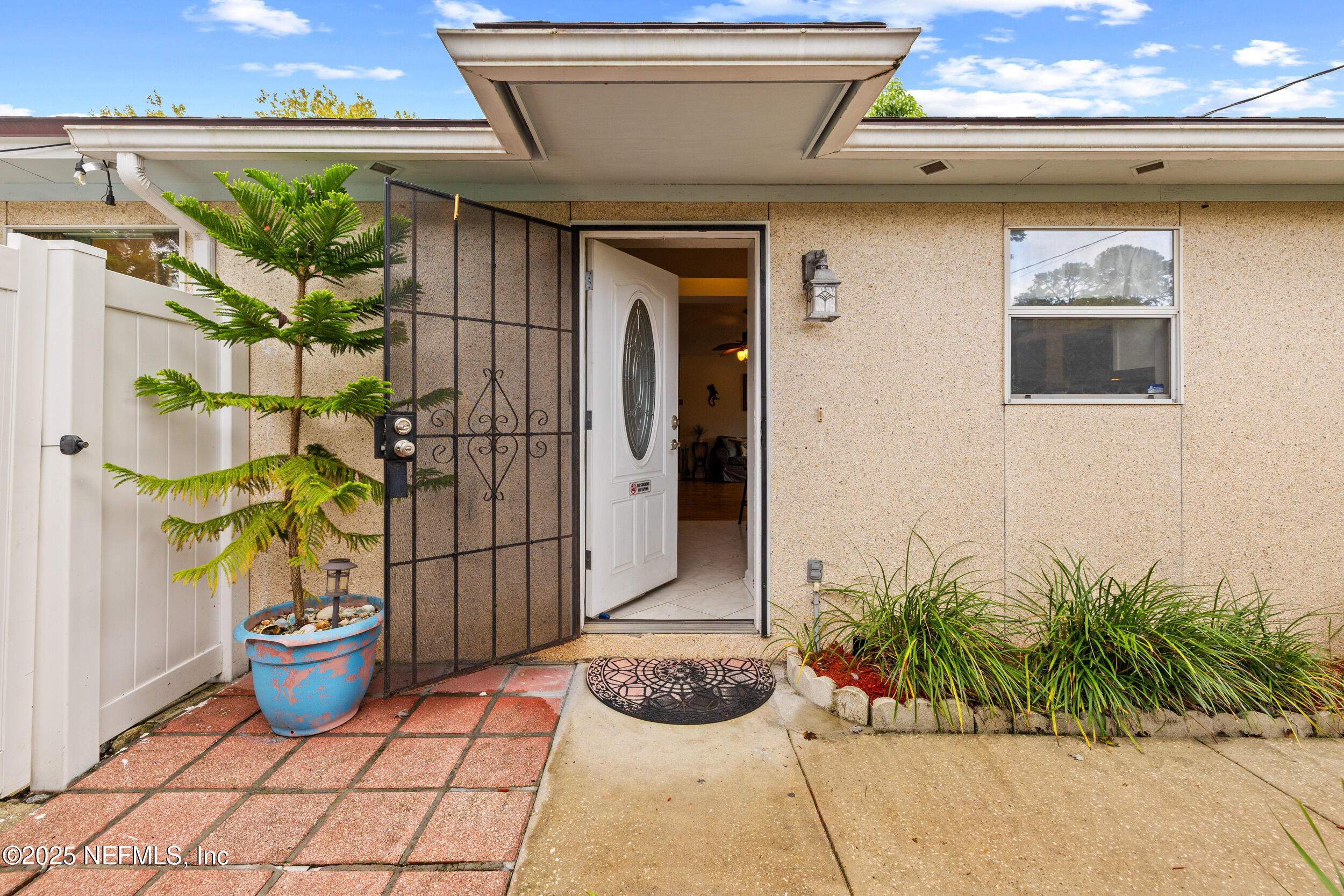 1105 HIBISCUS Street