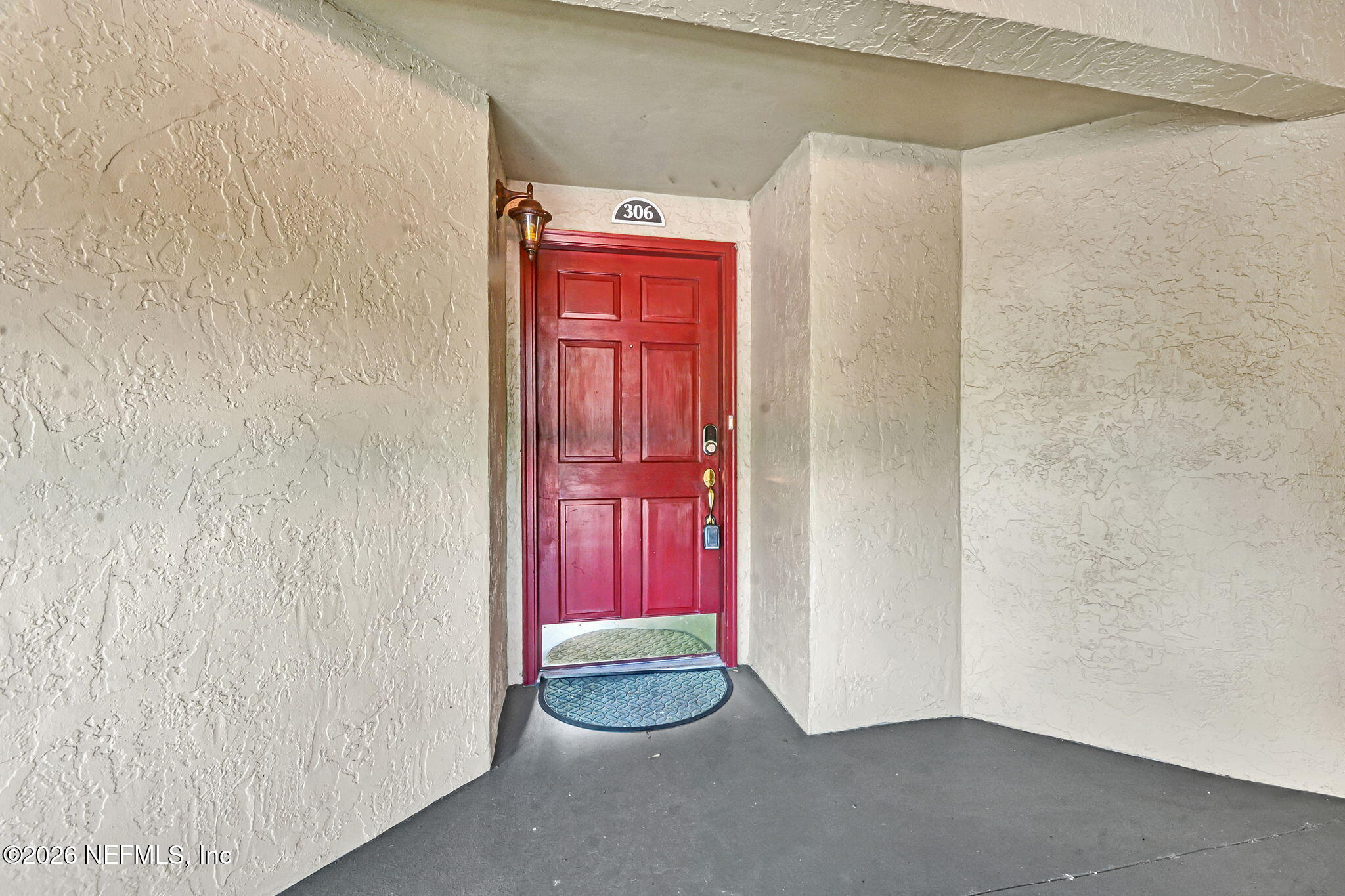 2099 WINTERBOURNE 306 - Photo 2