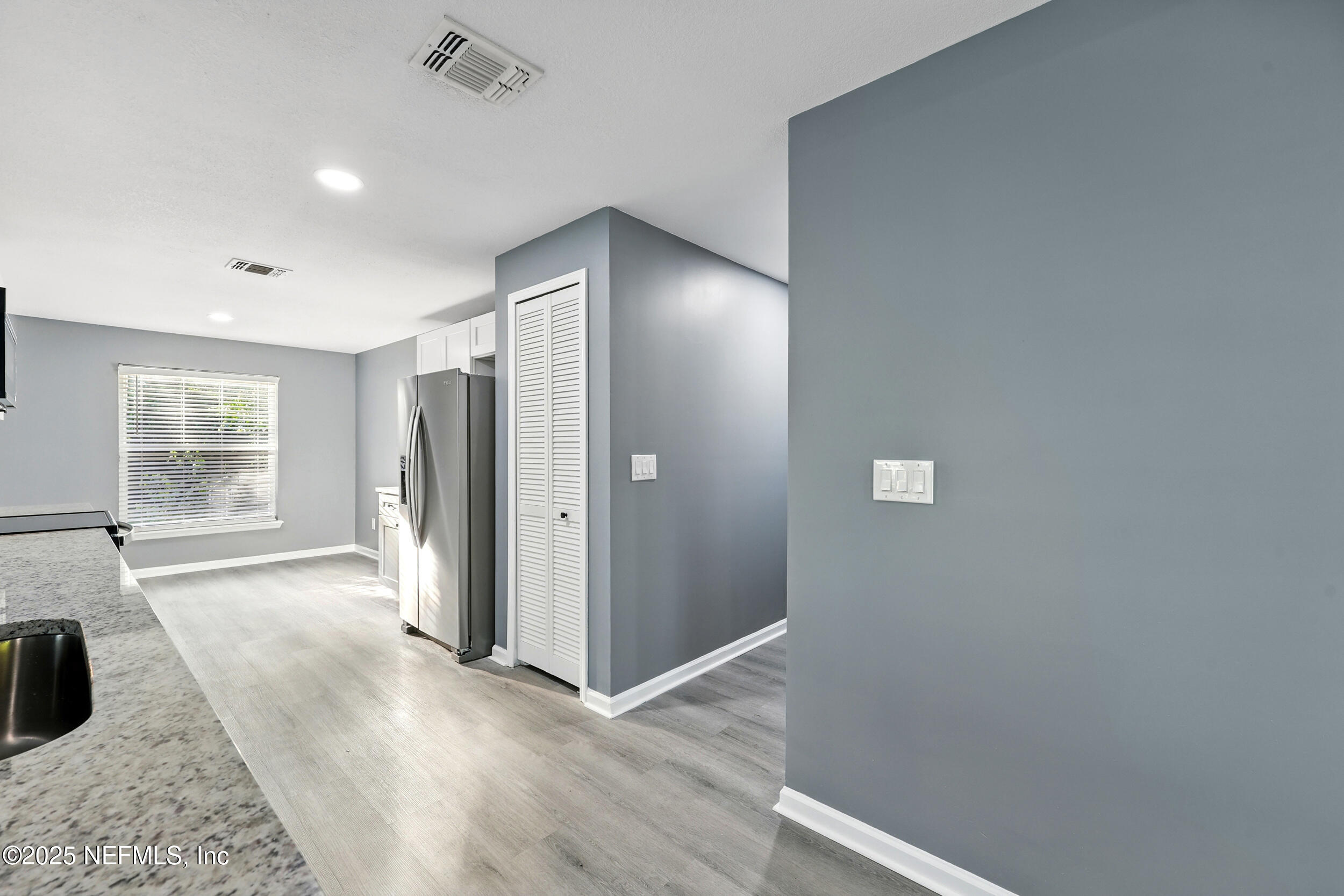 1662 SANDY HOLLOW Loop