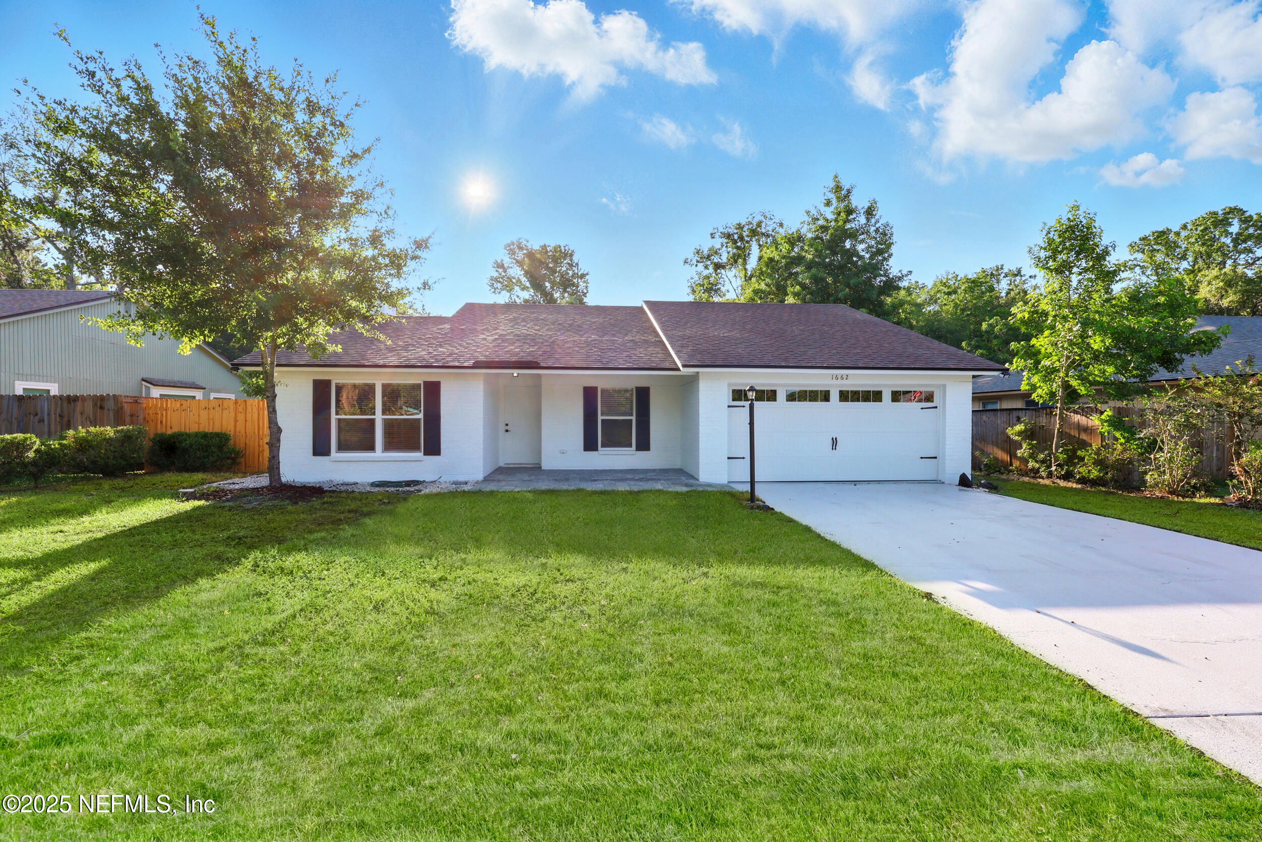 1662 SANDY HOLLOW Loop