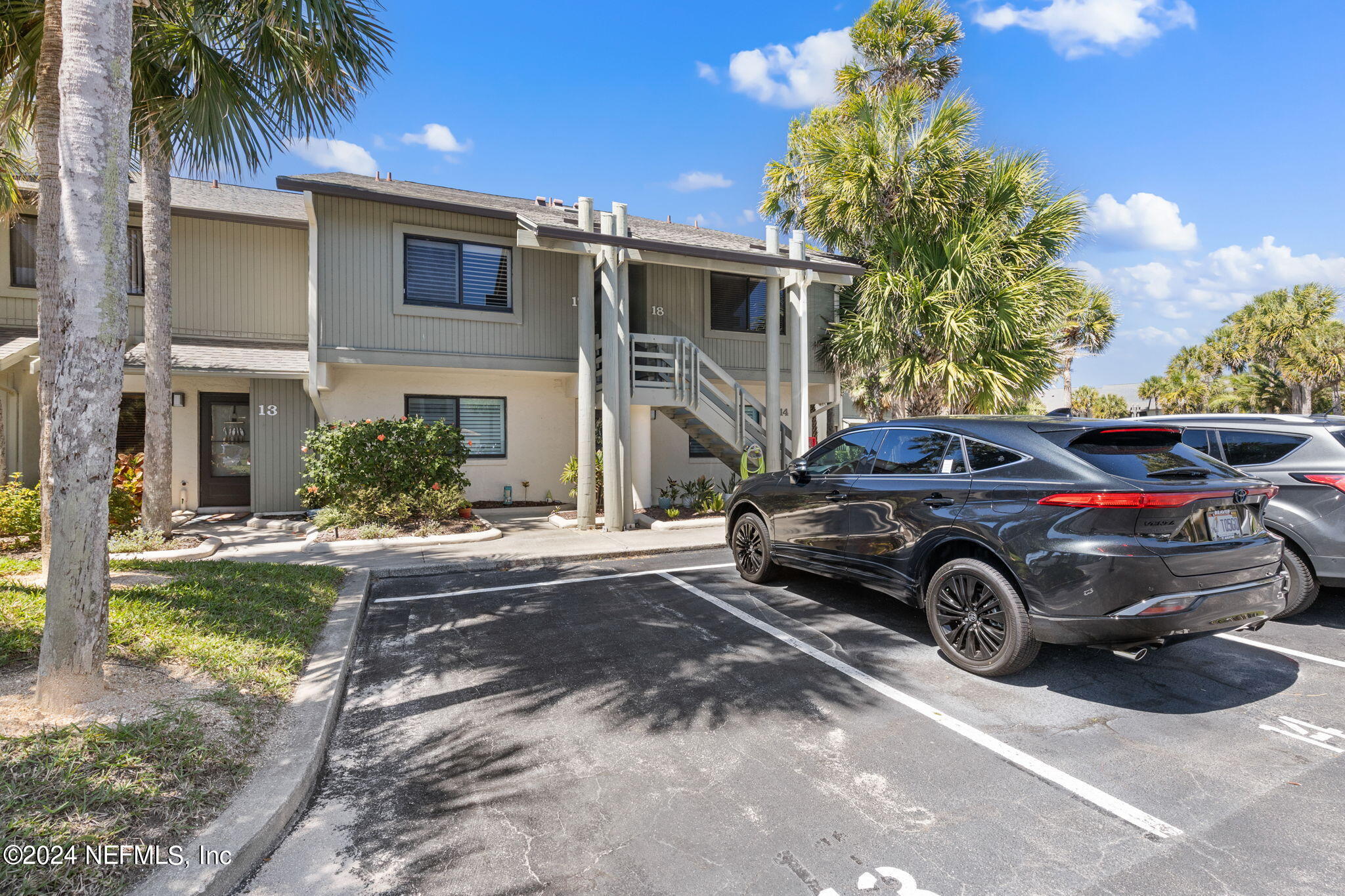 St Augustine, FL home for sale located at 18 Village Las Palmas Circle, St Augustine, FL 32080