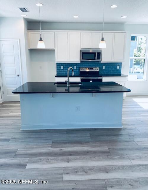 2921 FLEUR Lane