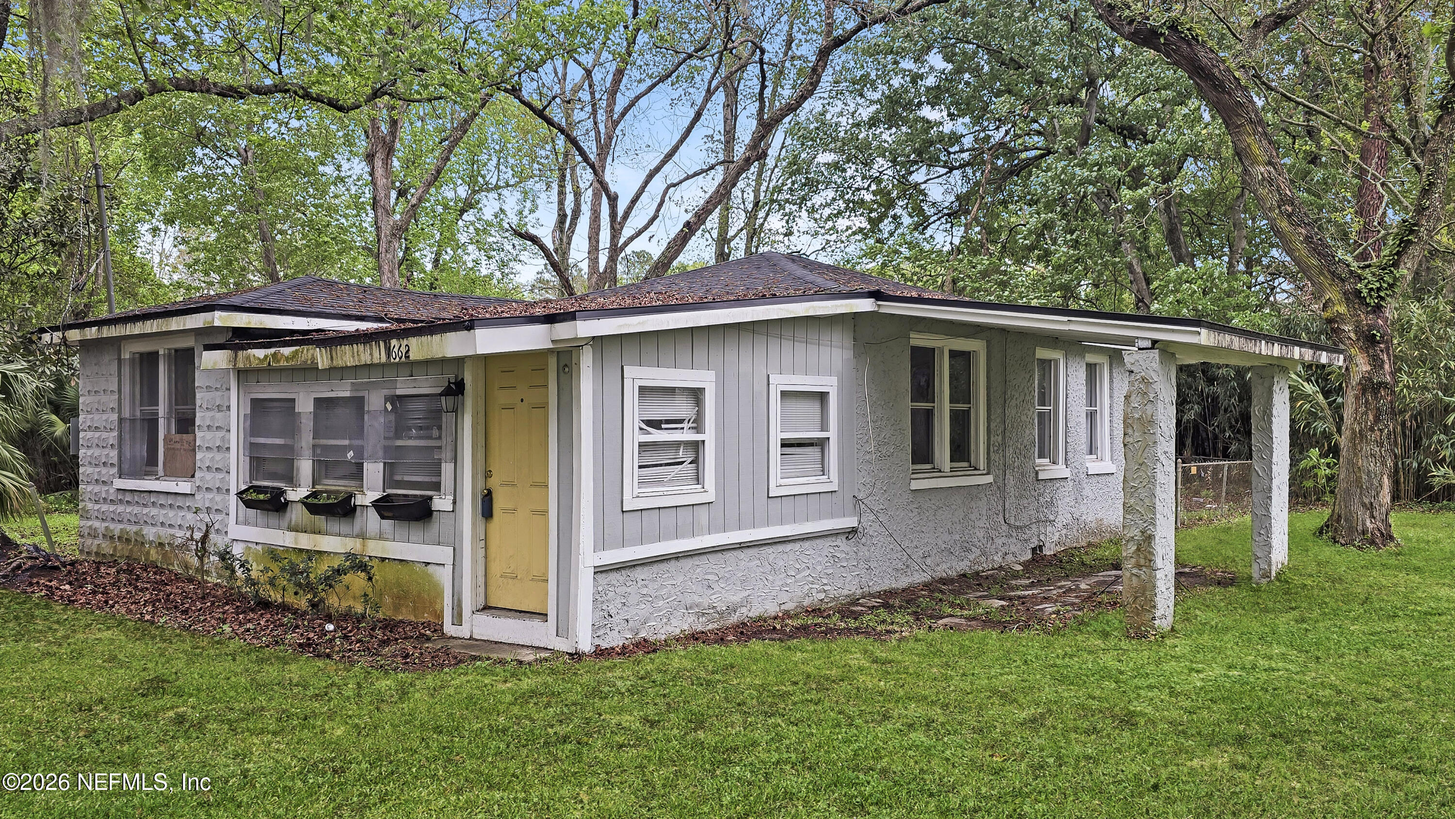 1662 OAKHURST Avenue