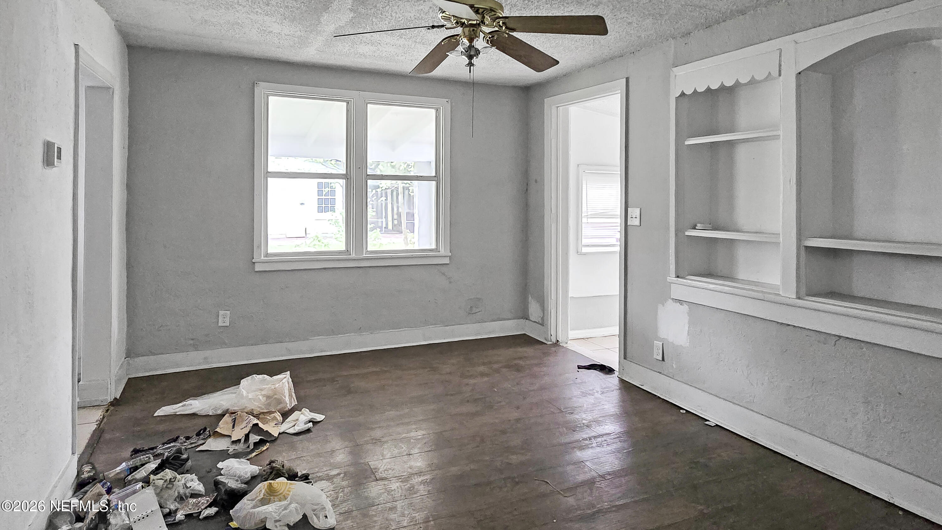 1662 OAKHURST Avenue