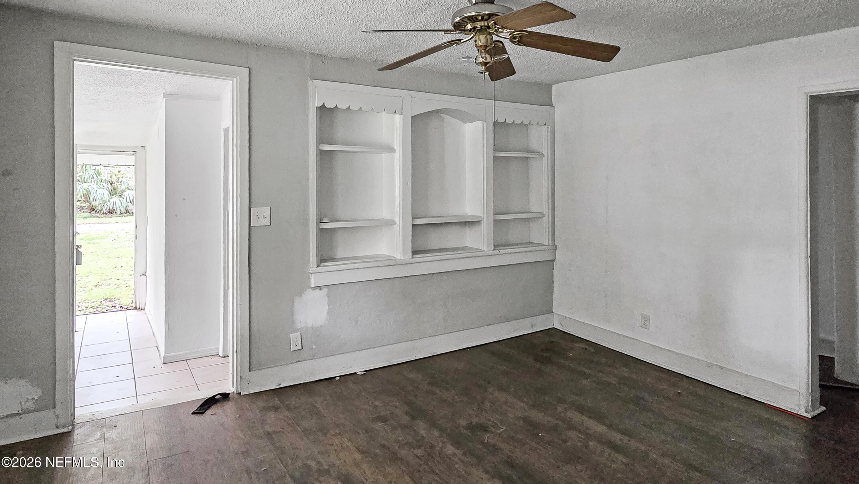 1662 OAKHURST Avenue