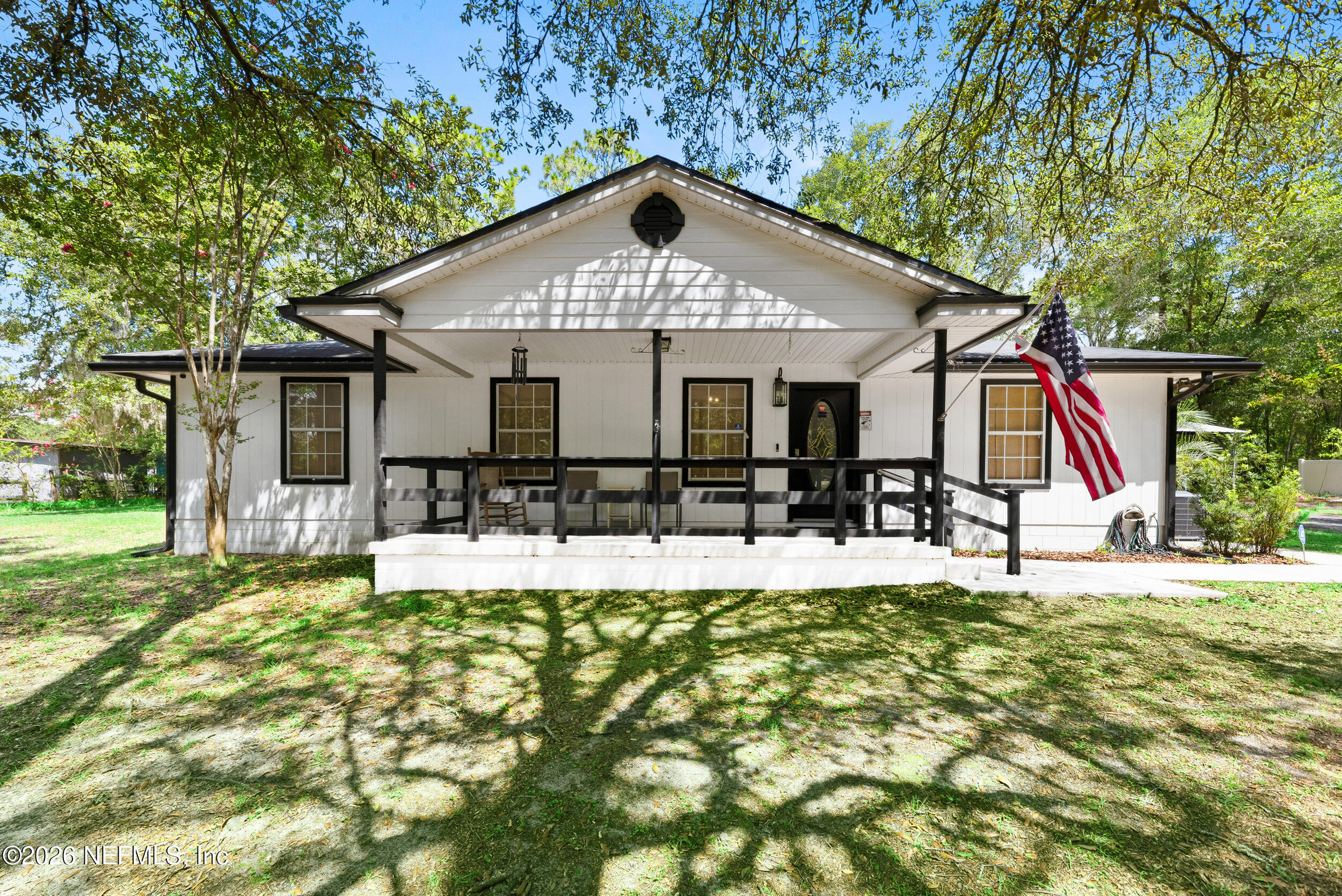Photo 1 of 25 — 2664 PRIMROSE CIRCLE Circle, Middleburg, FL 32068