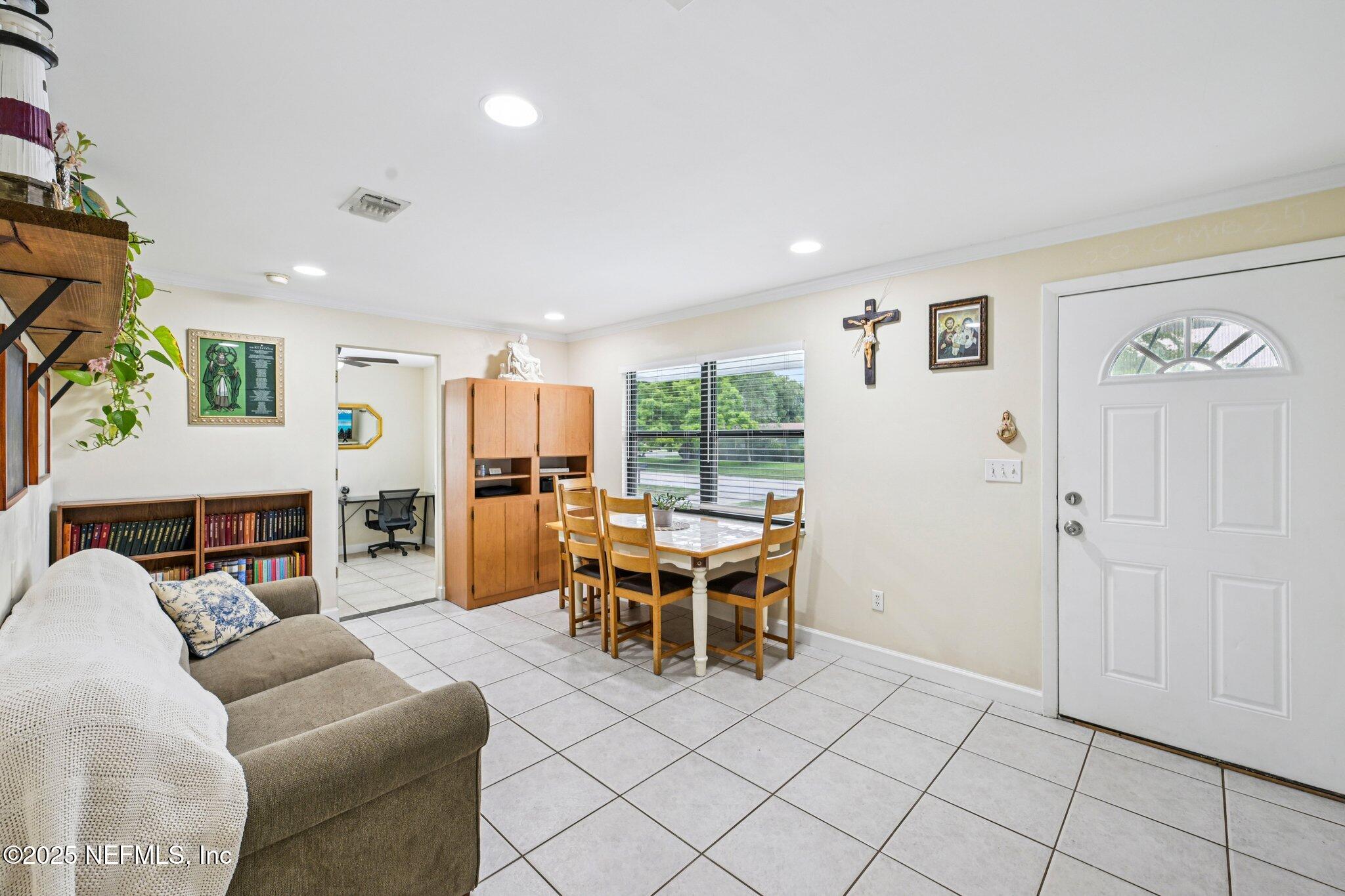 187 DELTONA Boulevard