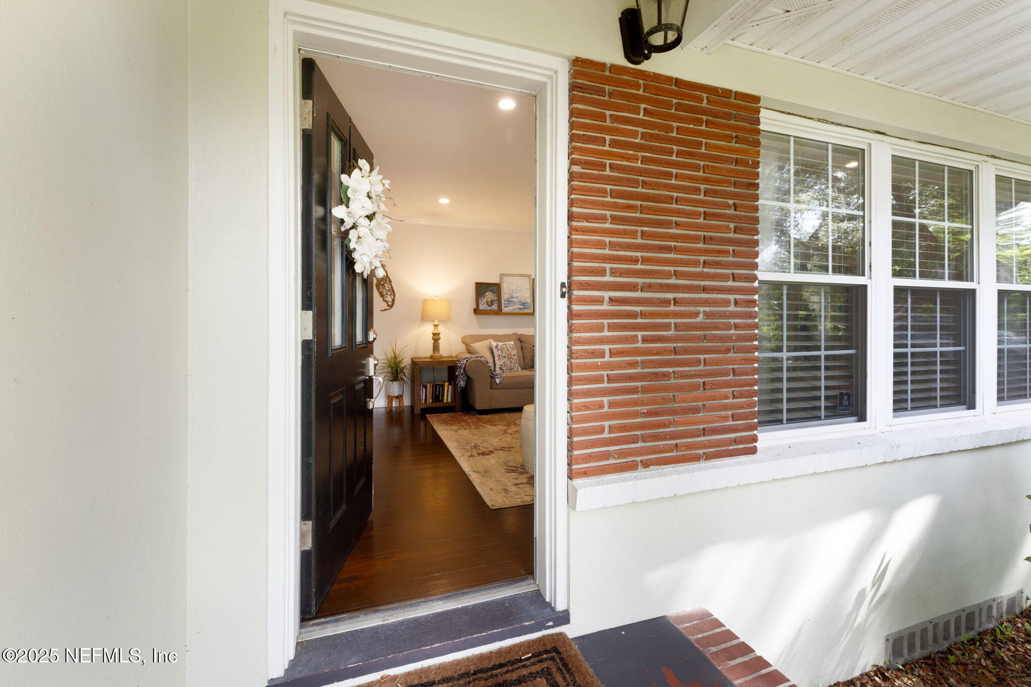 1405 REDBUD Lane