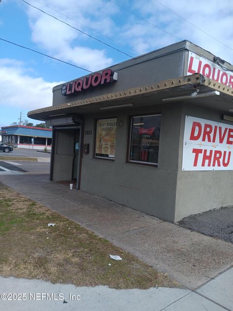 2625 MAIN Street N Jacksonville FL 32206