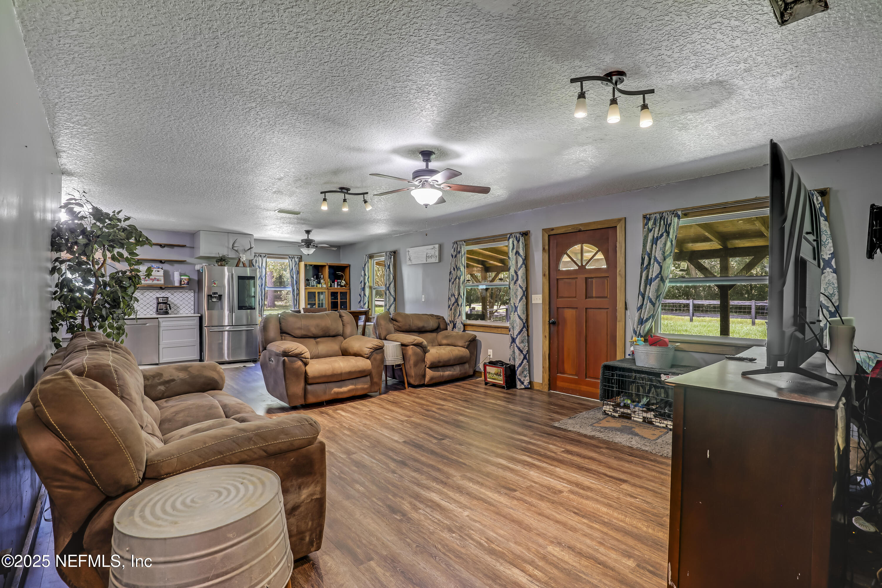 5616 CHERRYTREE Avenue