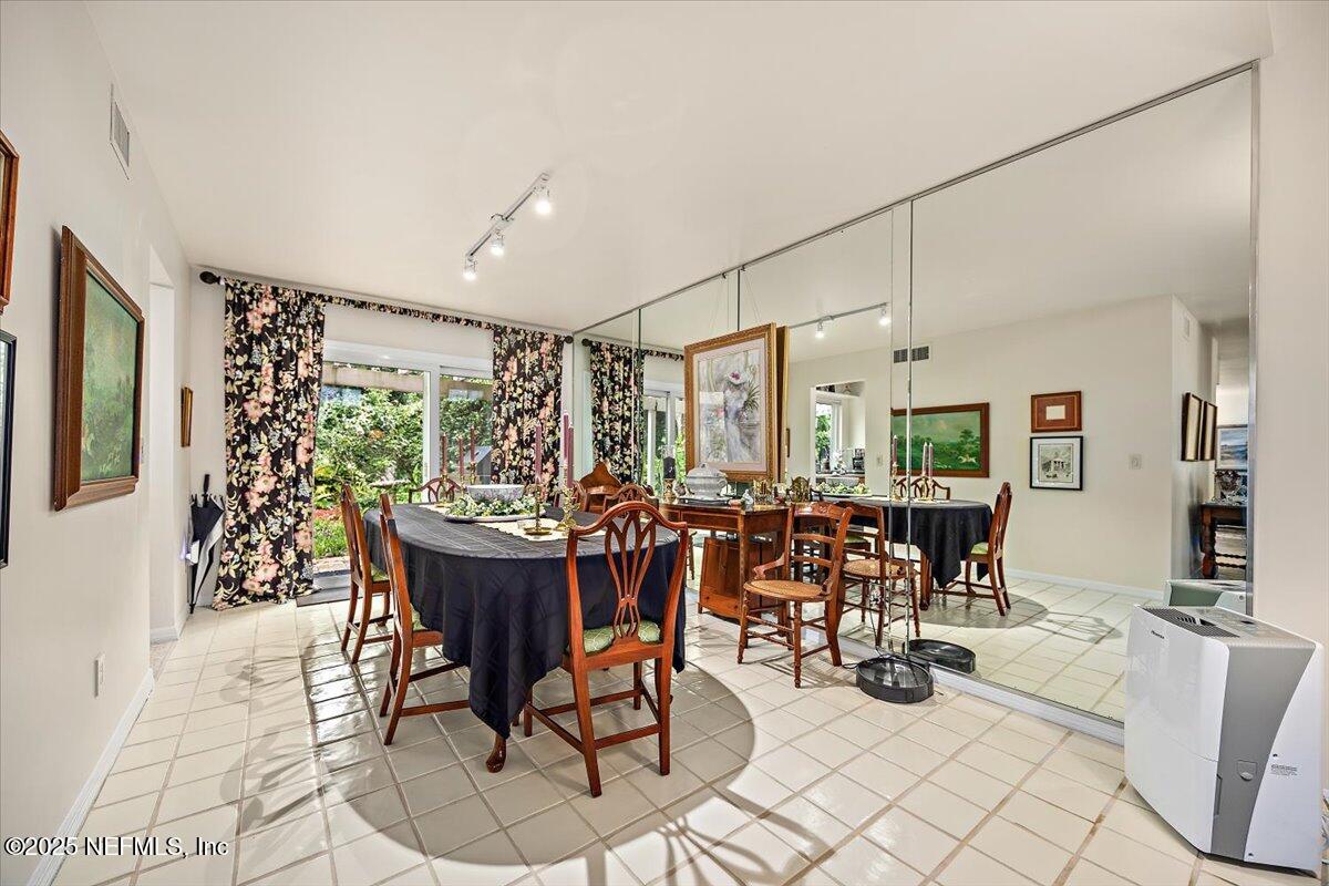2770 BORDEAUX Court