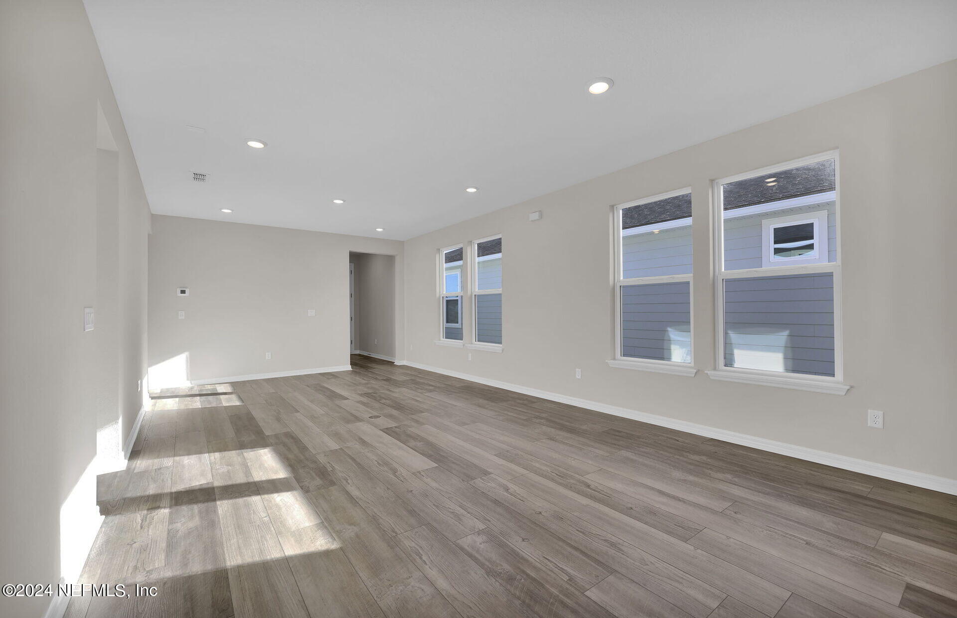 255 FAIRLAKE Circle