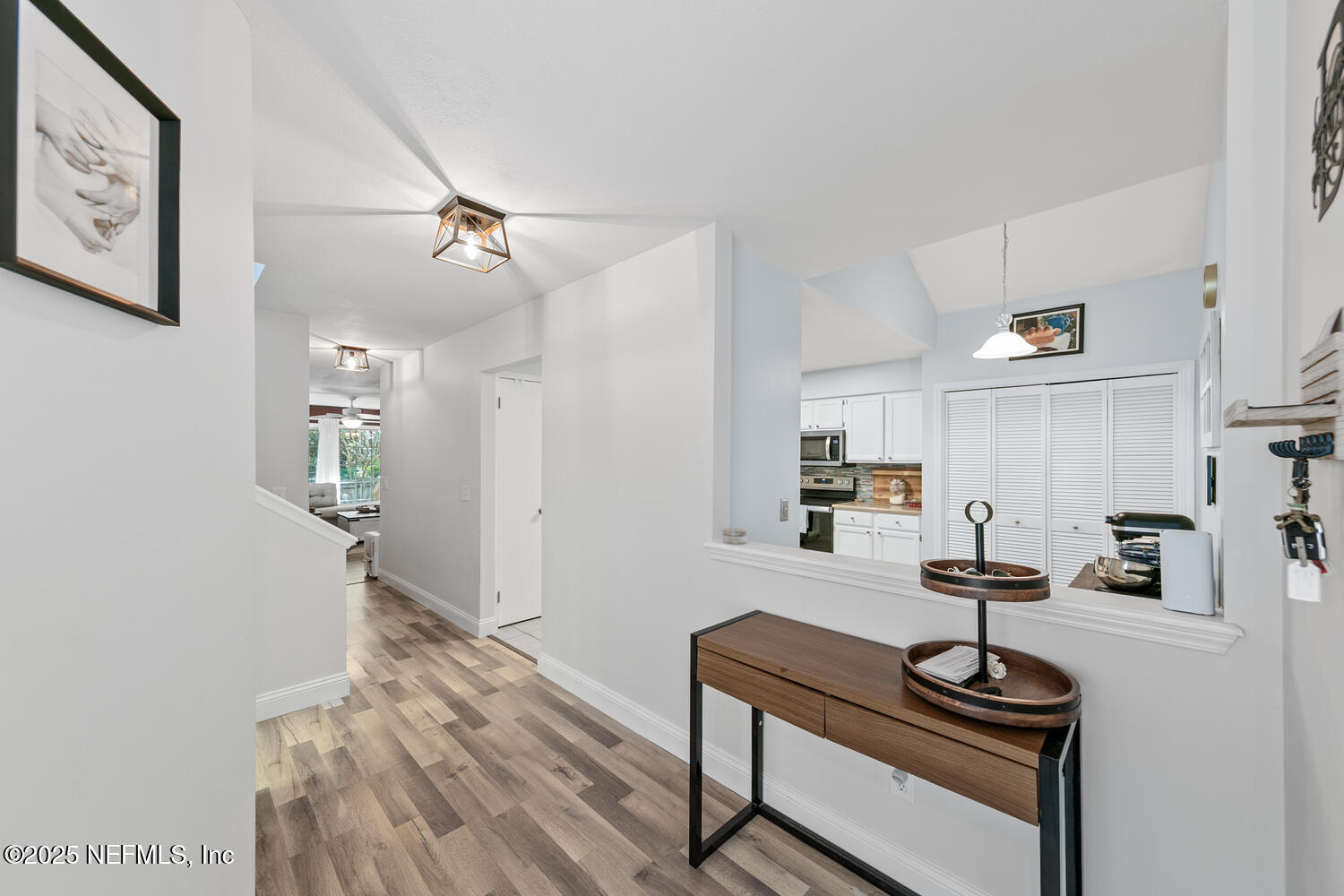 3919 MEADOWVIEW Drive N