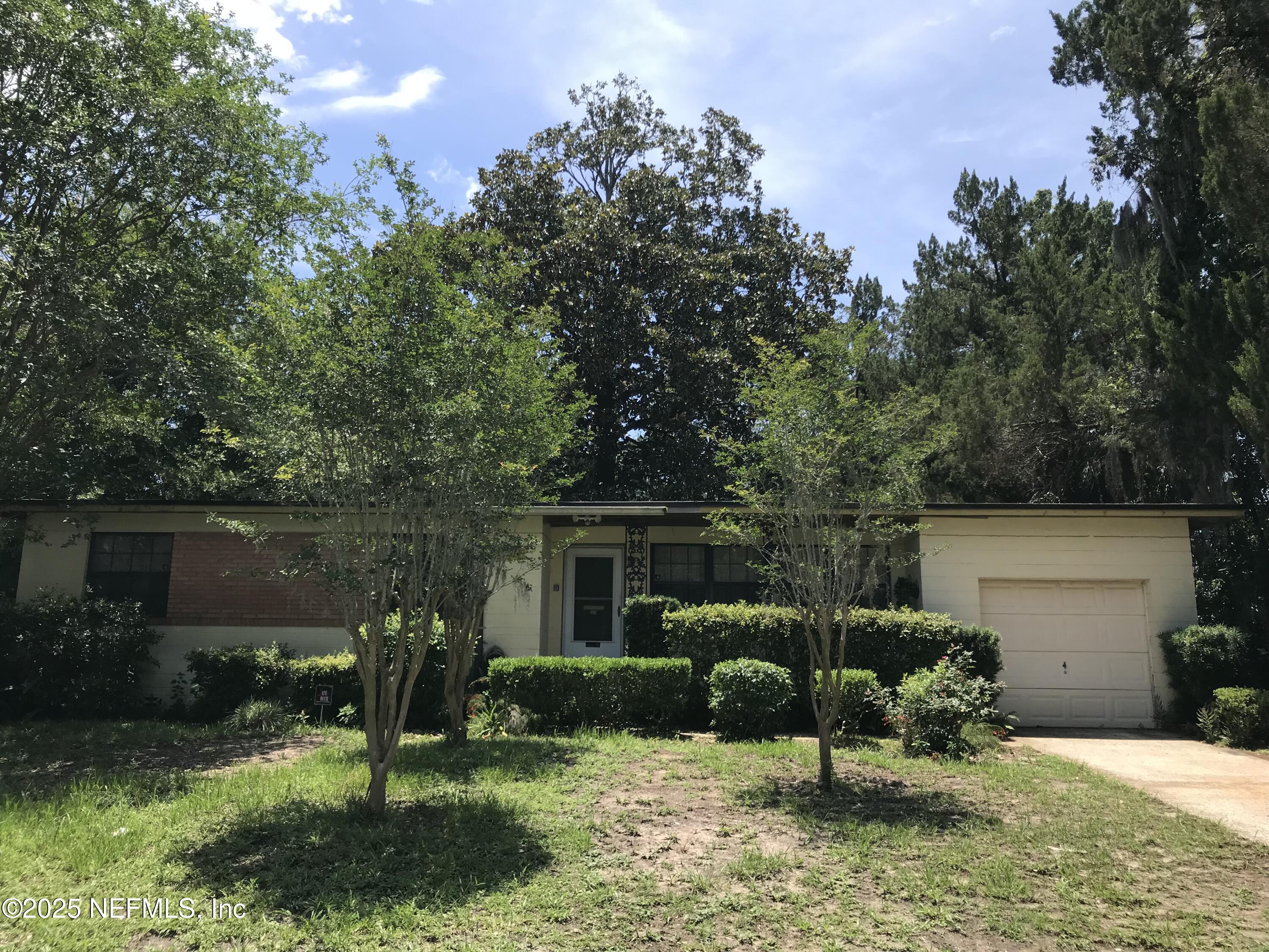 5914 MEADOW Lane