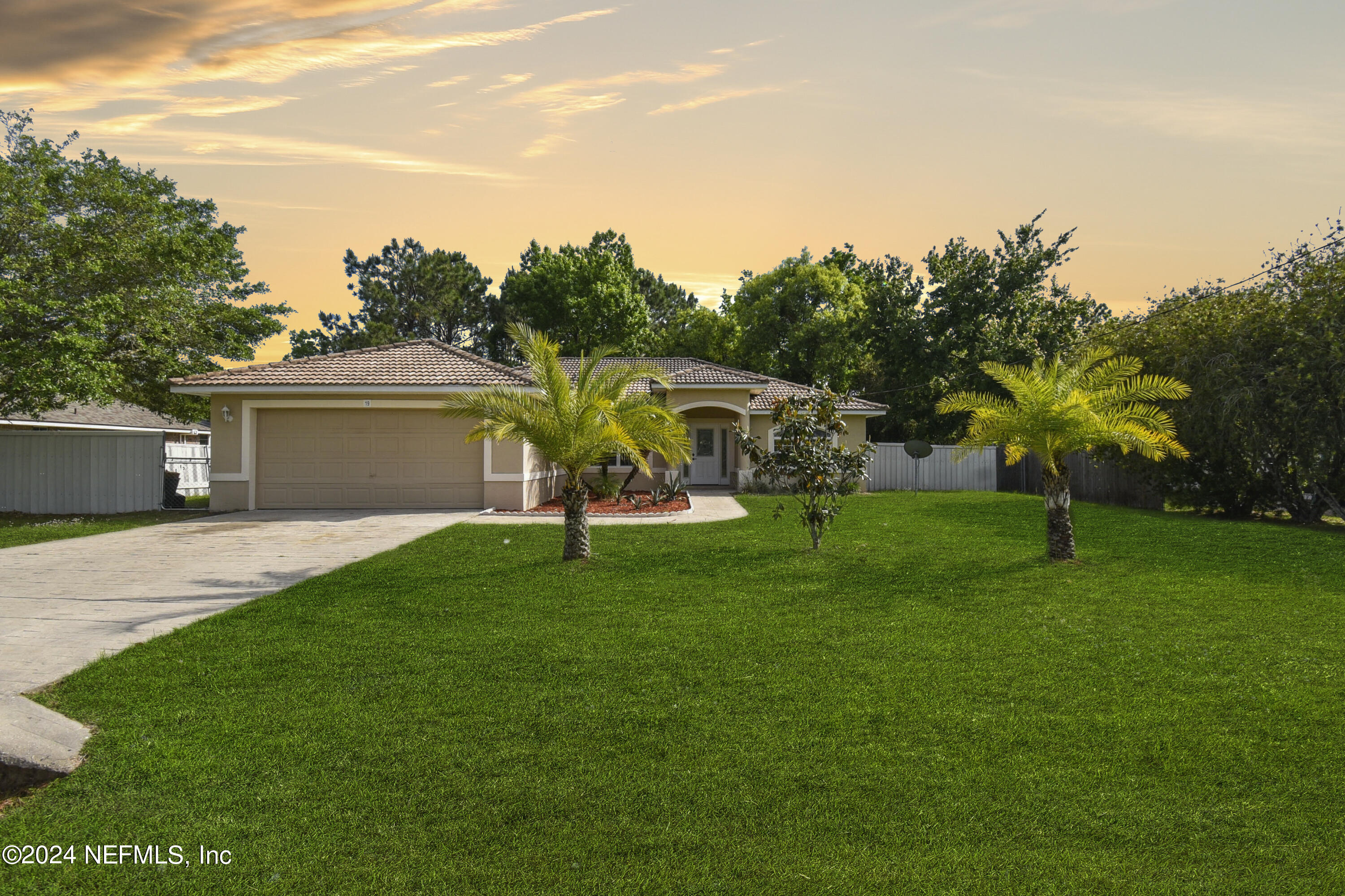 Palm Coast, FL home for sale located at 19 Buffalo View Lane, Palm Coast, FL 32137