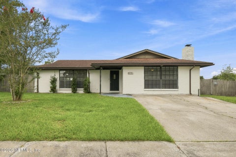 Photo of 8603 HAMMONDWOOD Road S, Jacksonville, FL 32221 (MLS # 2167009)
