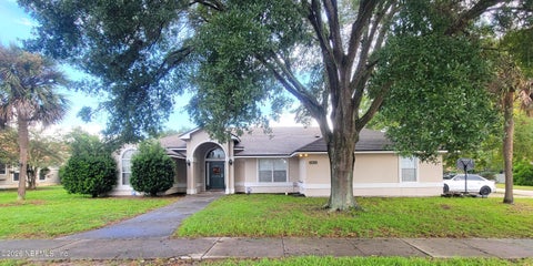 Photo of 12441 RUNNING RIVER Road S, Jacksonville, FL 32225 (MLS # 2164270)