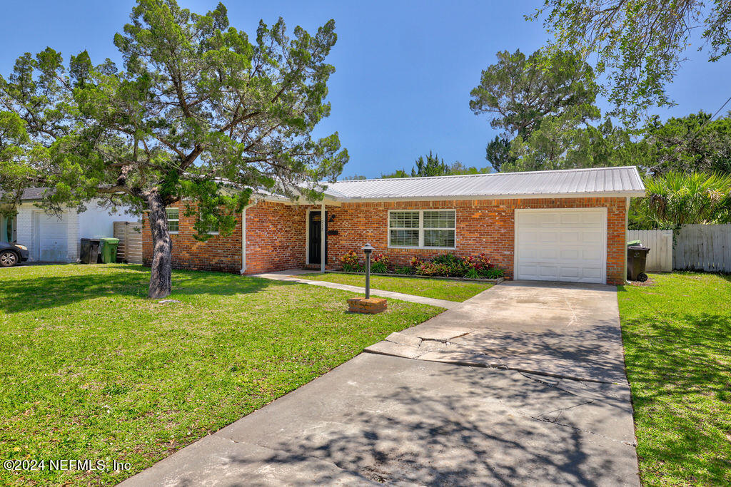 St Augustine, FL home for sale located at 215 Carver Street W, St Augustine, FL 32080