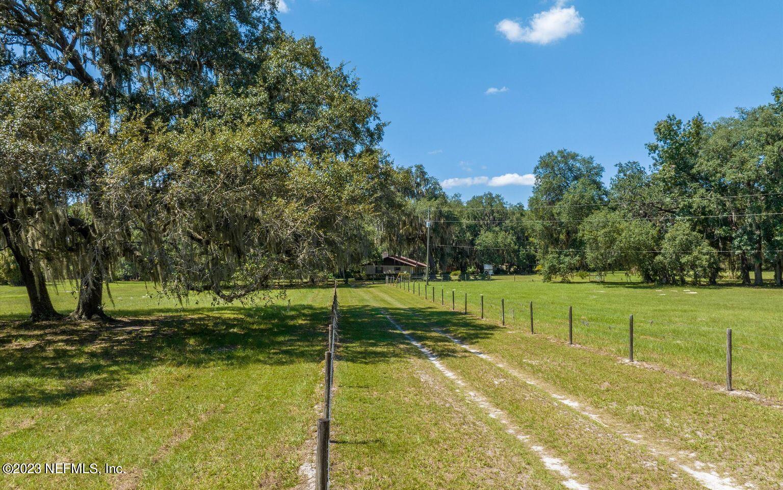 Palatka, FL home for sale located at 1360 S State Rd 19, Palatka, FL 32177