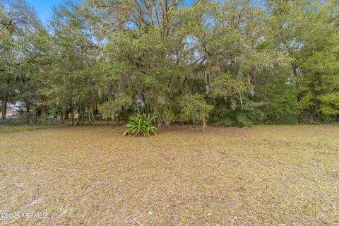 A home in Interlachen