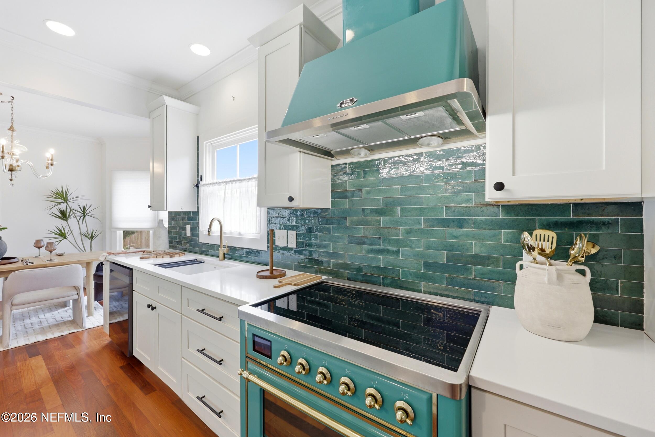 44 W 12TH Street