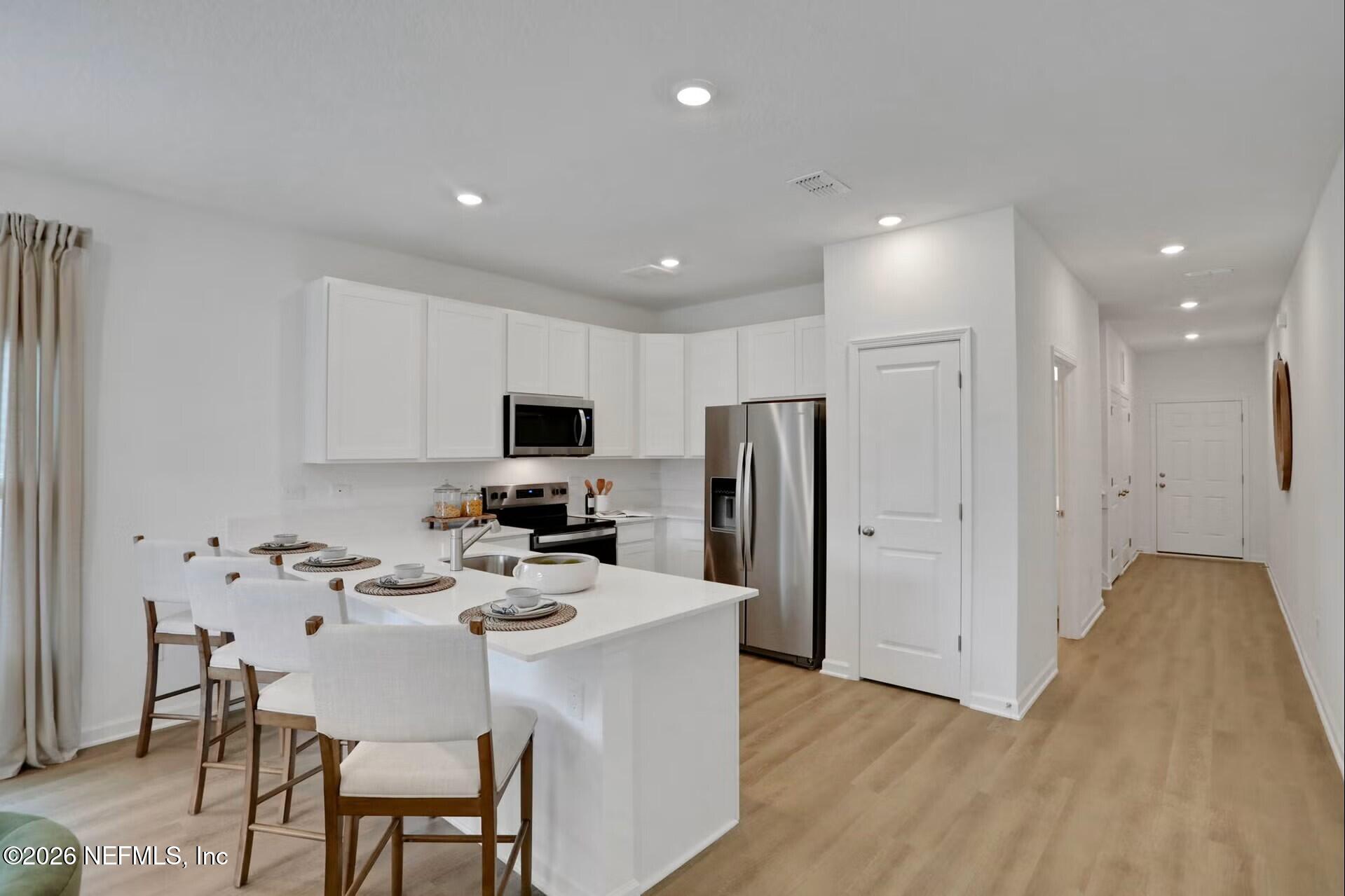 7662 COMMANDER Lane