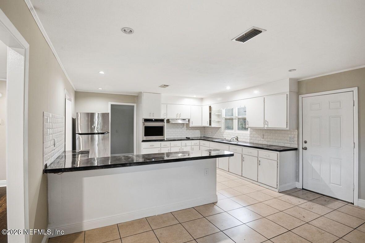 8040 HAMMOND Boulevard