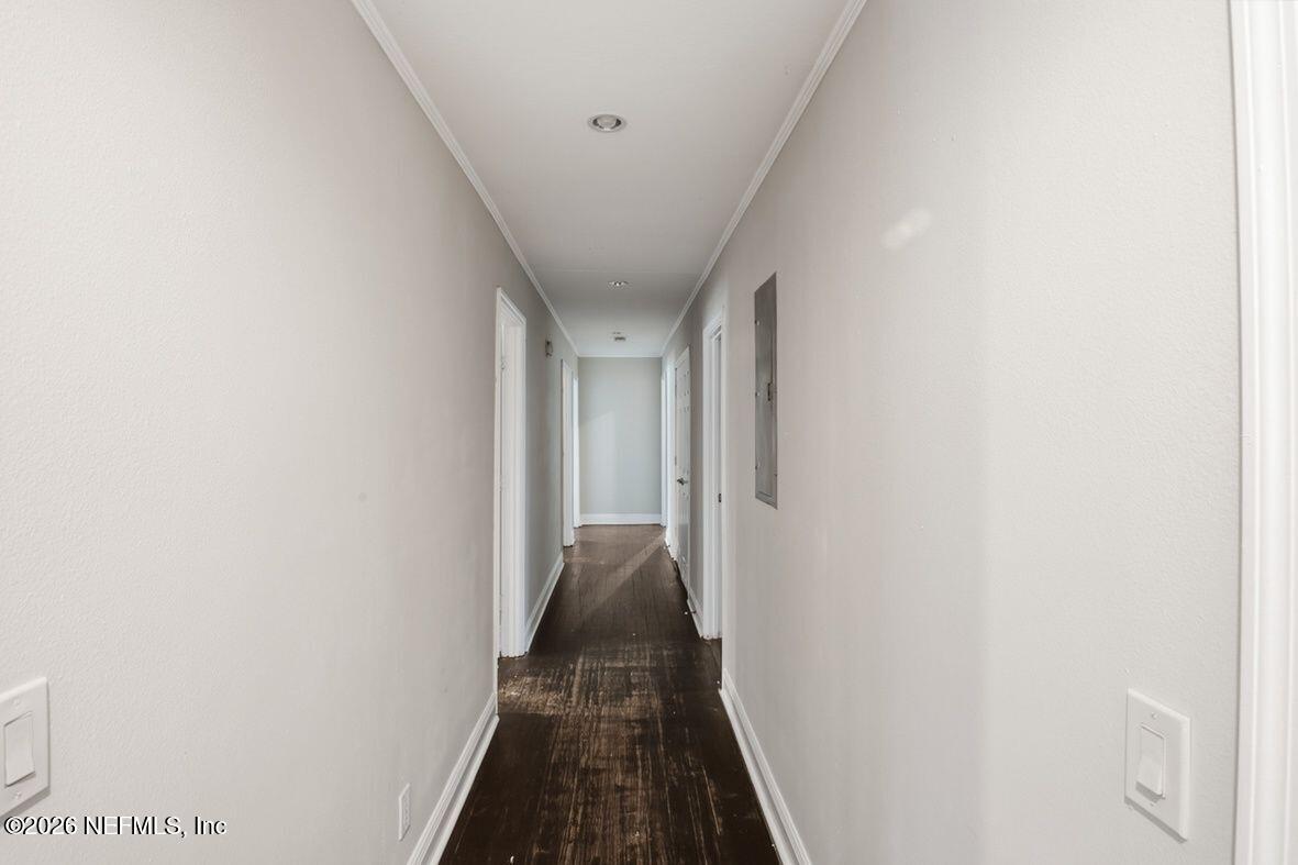 8040 HAMMOND Boulevard