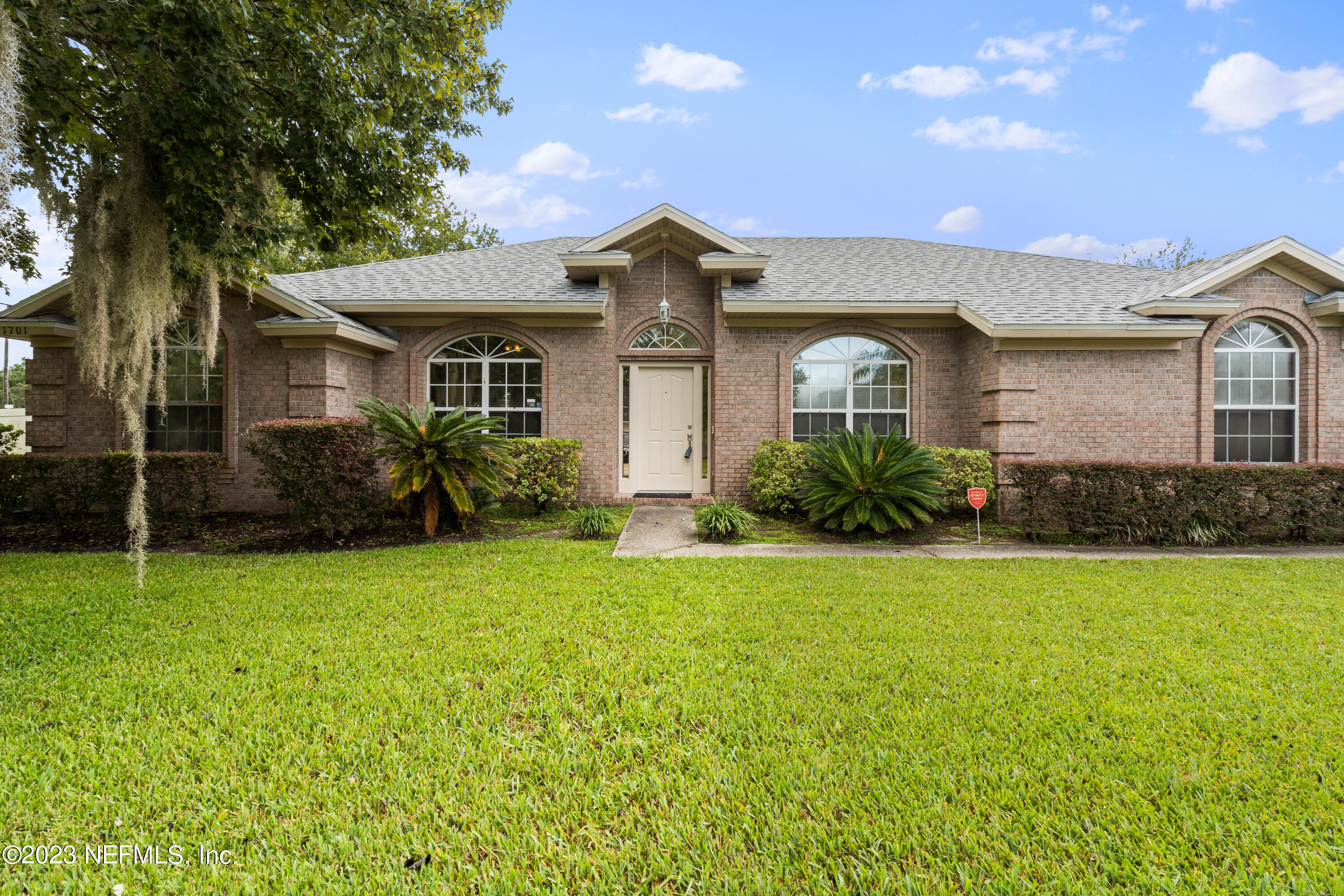 MIDDLEBURG, FL home for sale located at 1701 REDWOOD LN, MIDDLEBURG, FL 32068