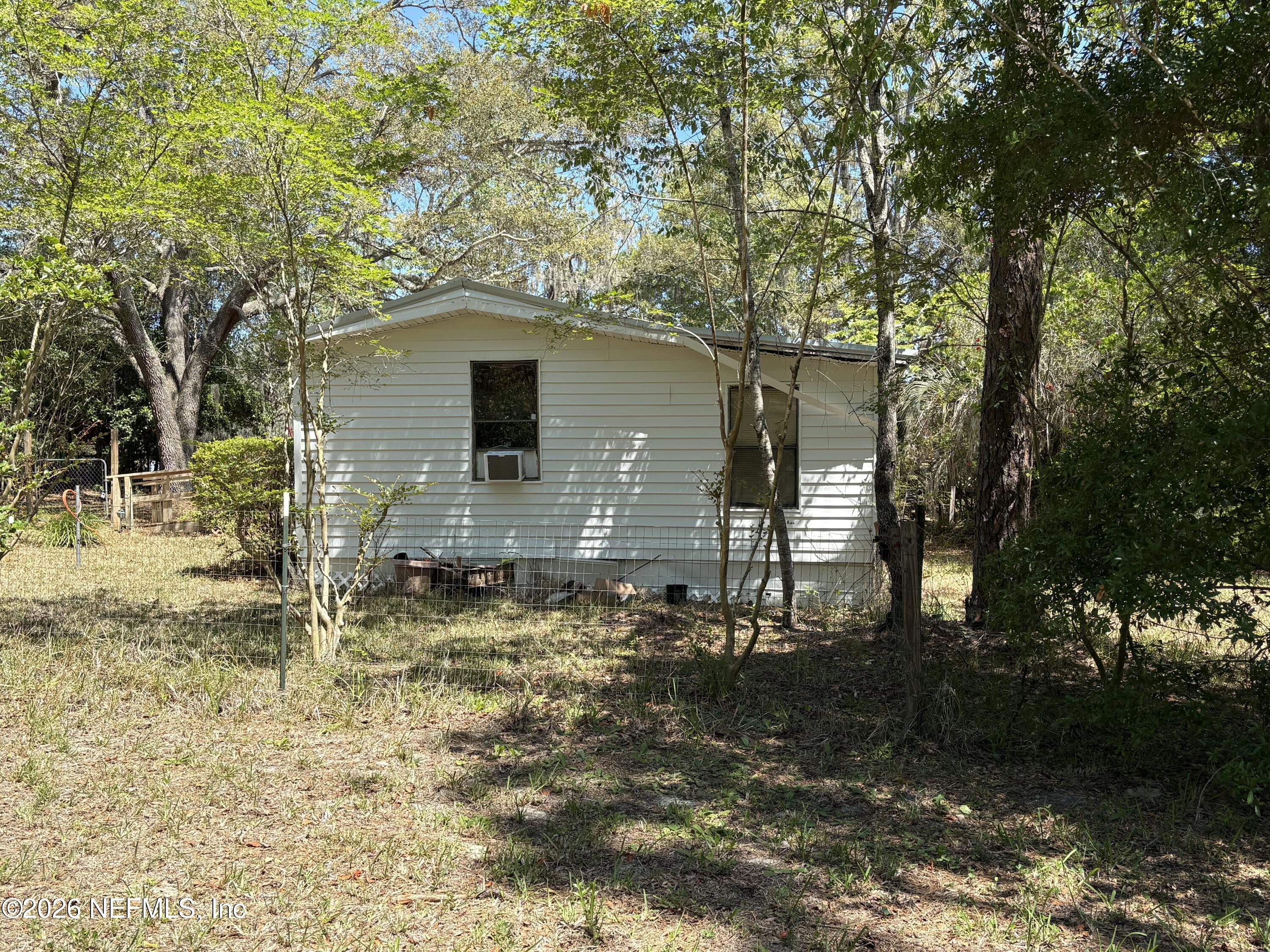 135 & 137 COUNTRY LIVING Lane